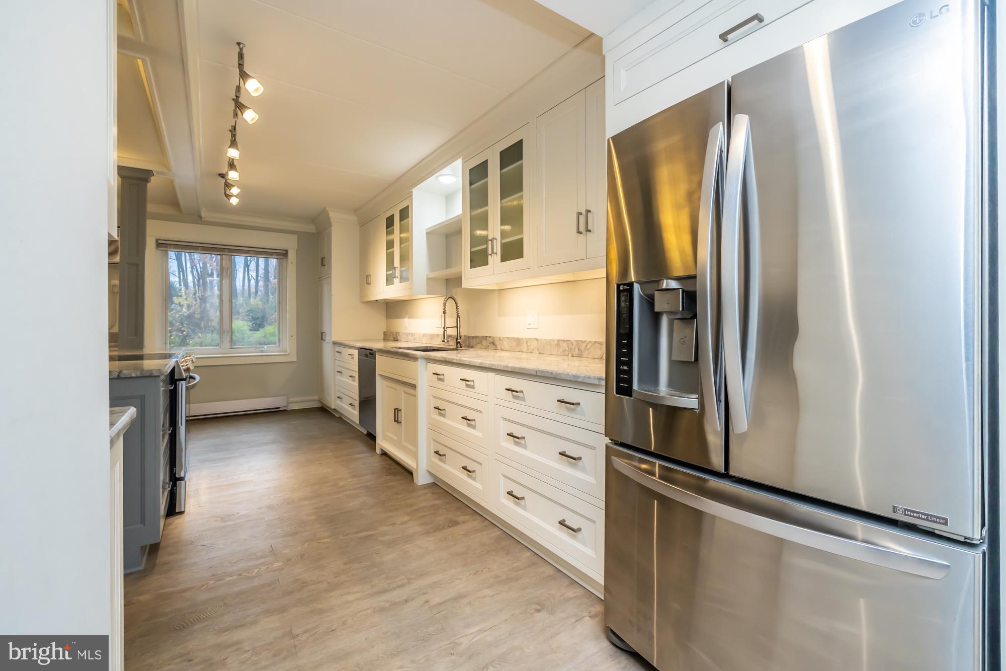 200 CAMPBELL CIRCLE E-6