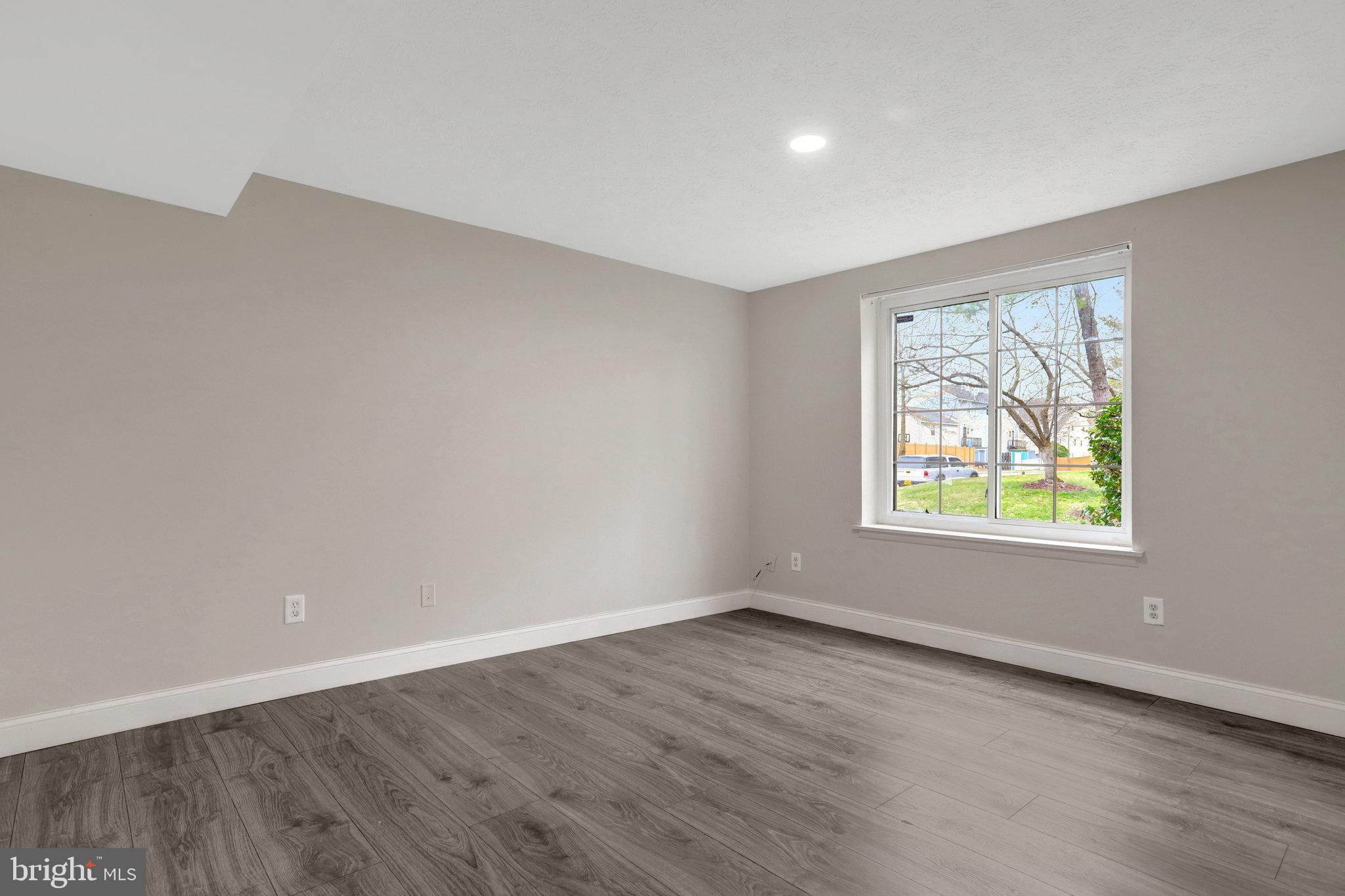 MOUNT VERNON LAKES - Residential