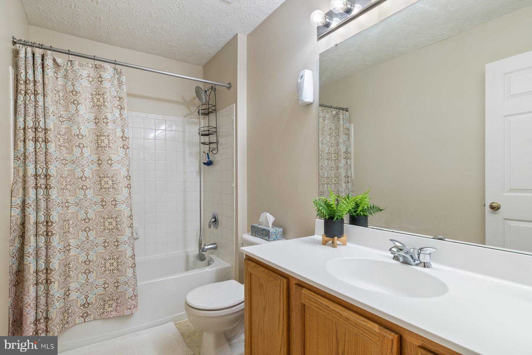 FOREST OAKS - Residential