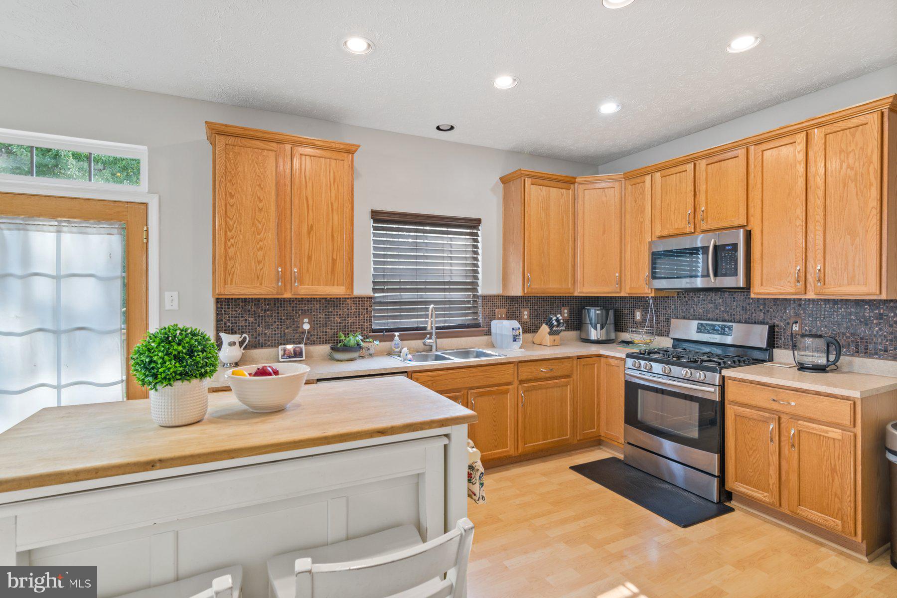 FOREST OAKS - Residential