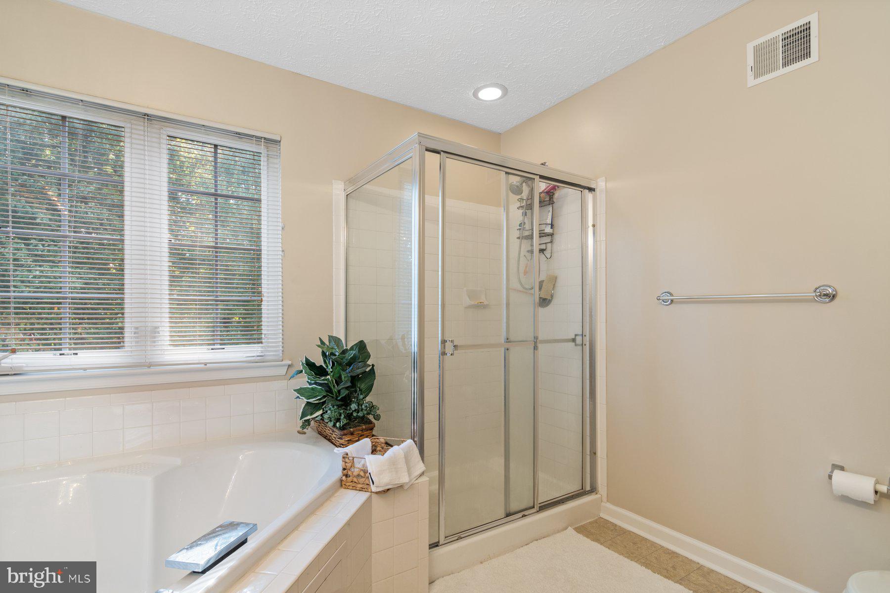 FOREST OAKS - Residential