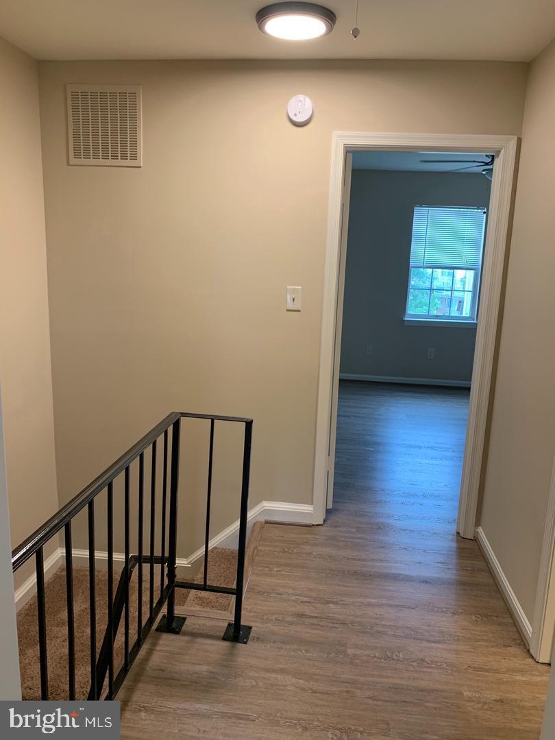 LEEDS SQUARE - Residential Lease