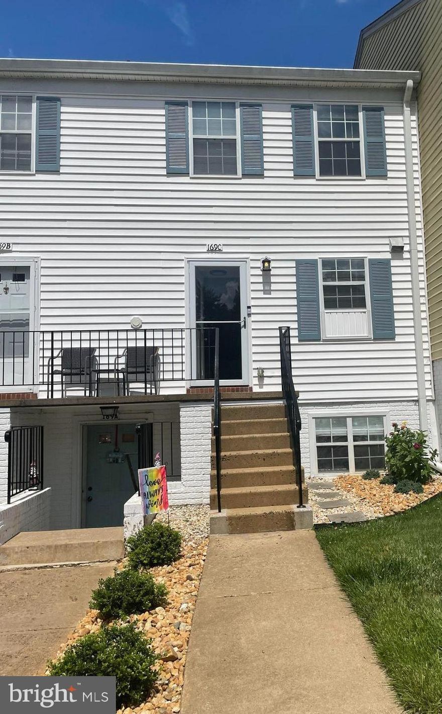Great home in the town of Warrenton. 2 BR 1.5 Bath - recently remodeled with LVP throughout the house. Granite countertops in kitchen with new cabinets. Laundry Room is in the Primary Bedroom. Balcony off the family room with view of common grounds. Freshly Painted - One block from Main street Warrenton