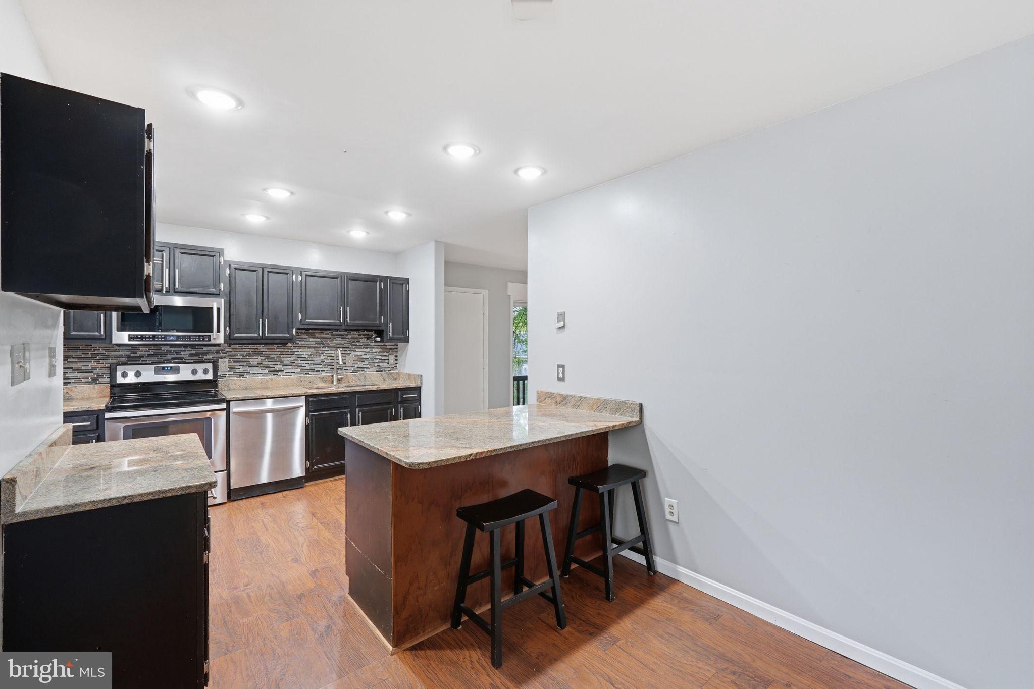 10706 S GLADE COURT S NA