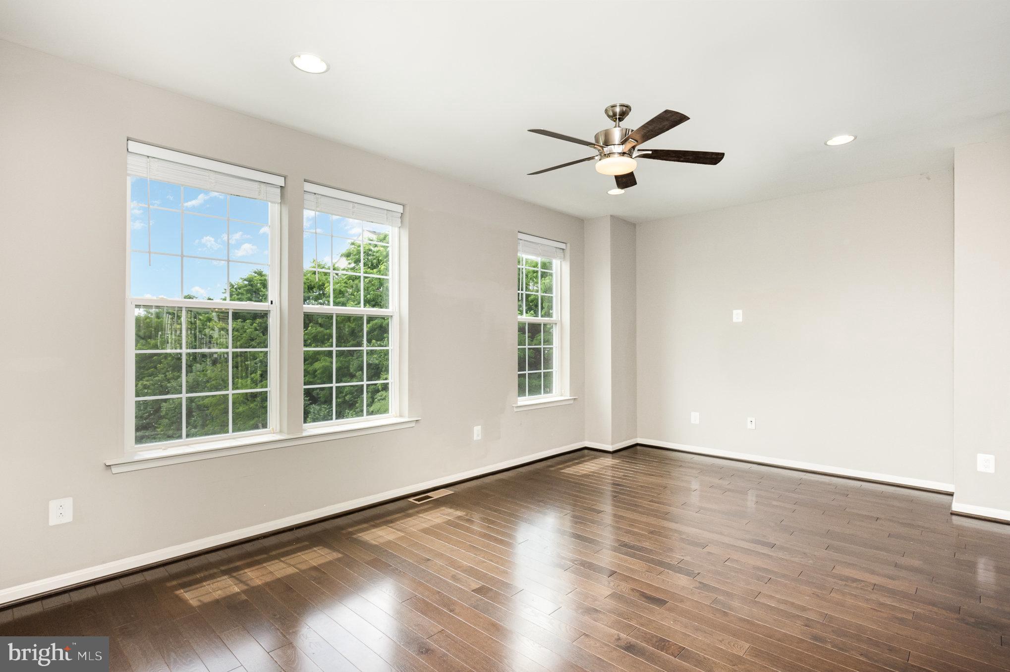 7223 BARRY LANE