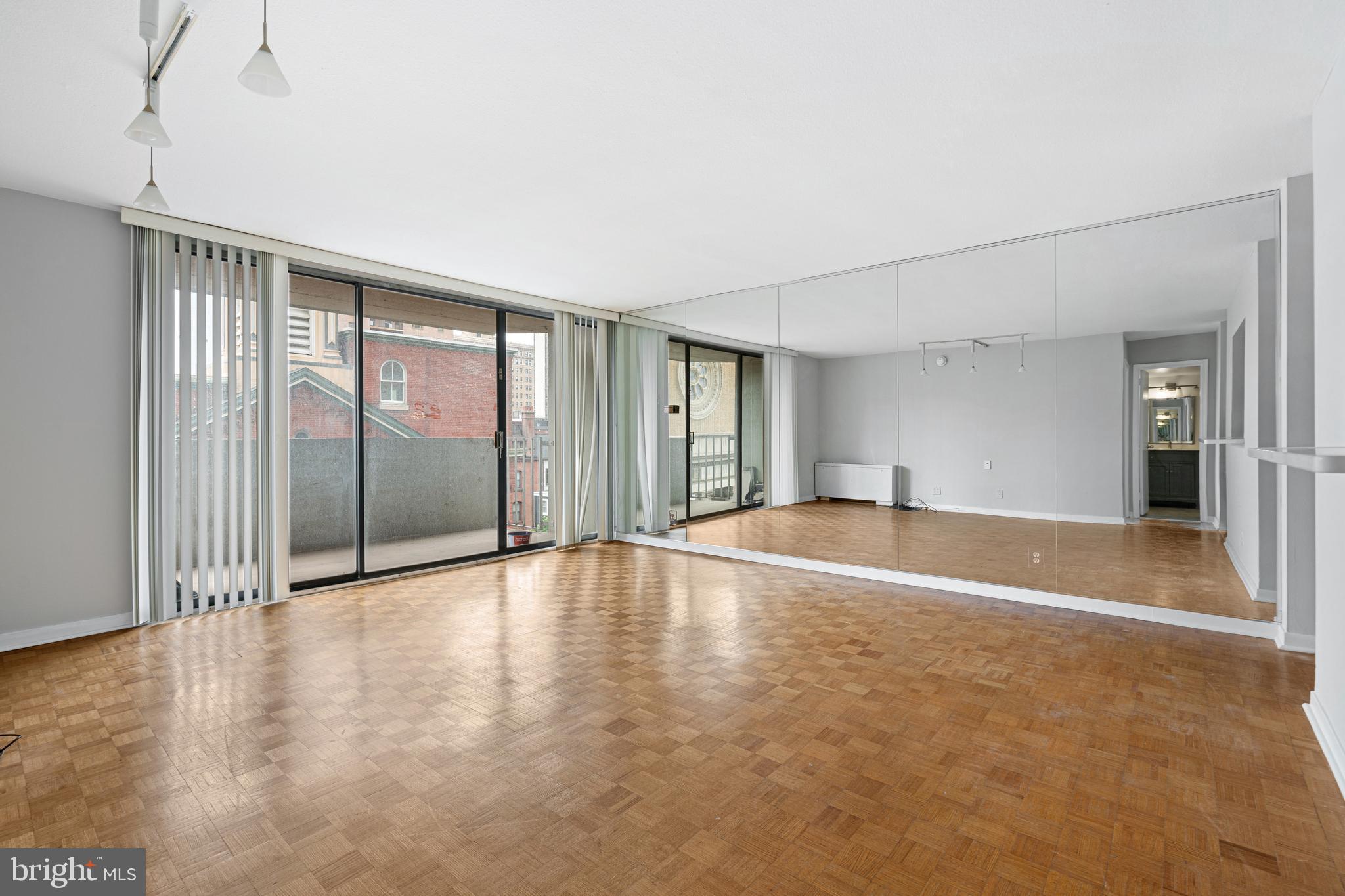 226 W RITTENHOUSE SQUARE 30 514