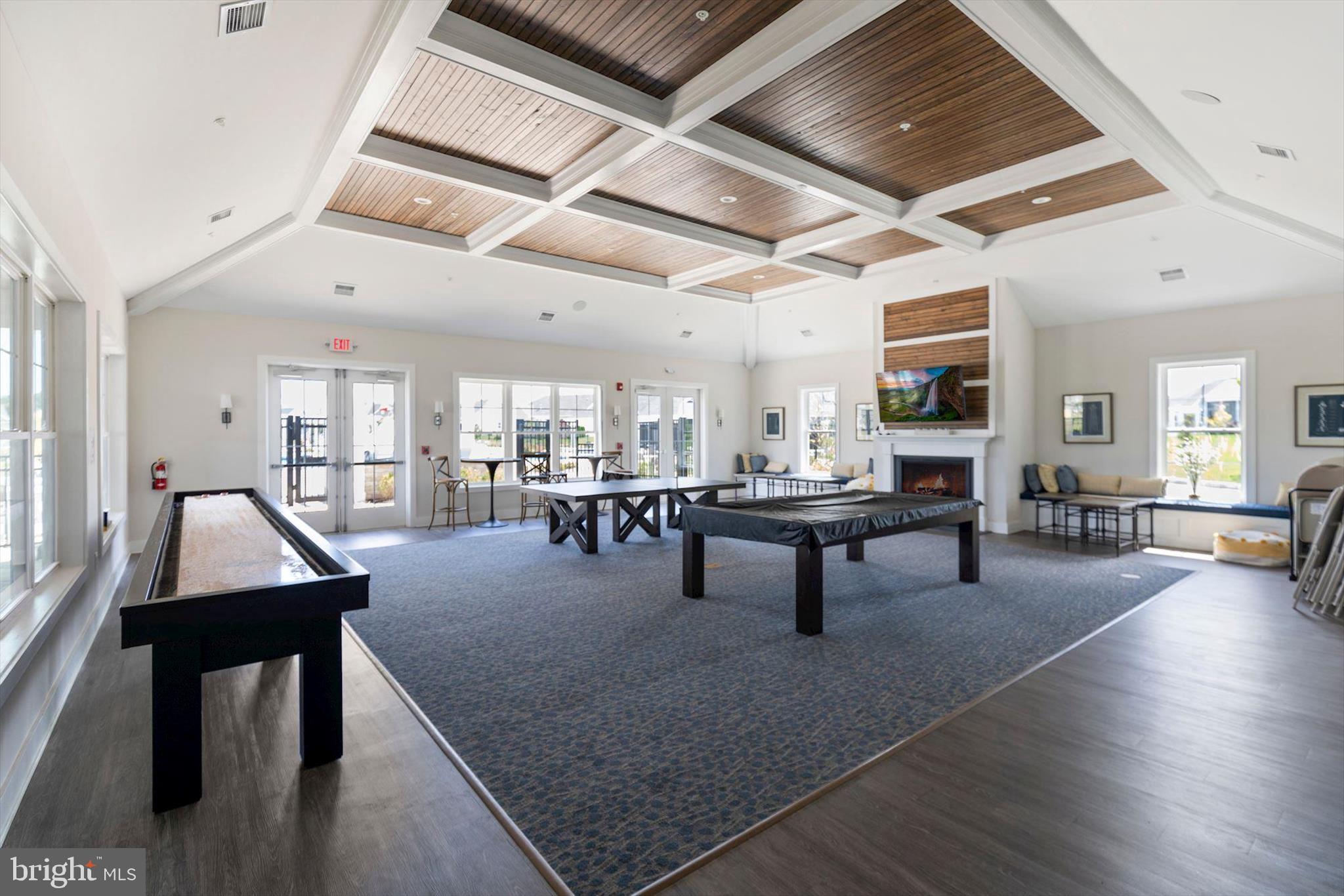 PENINSULA LAKES - Residential