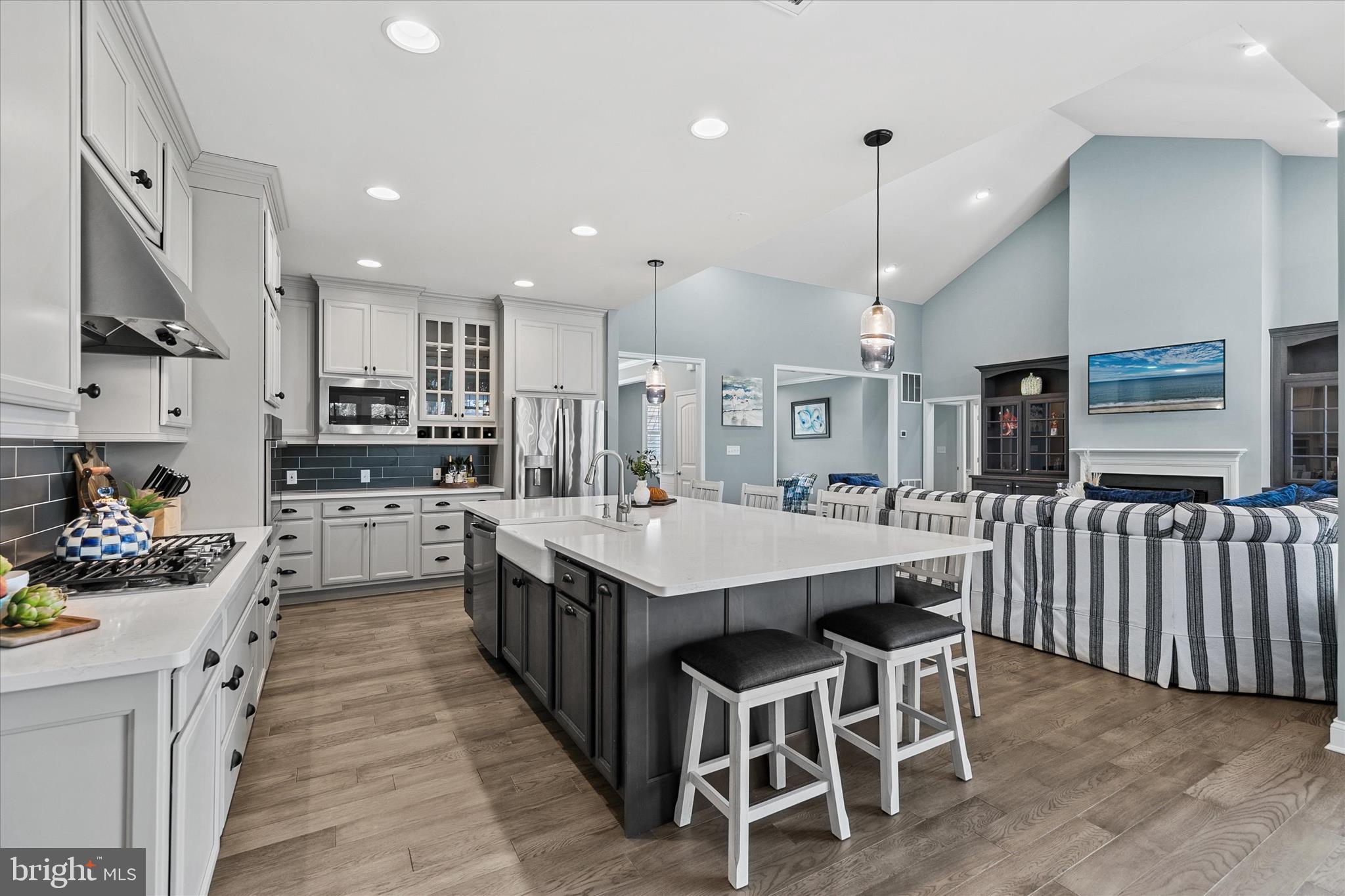 PENINSULA LAKES - Residential