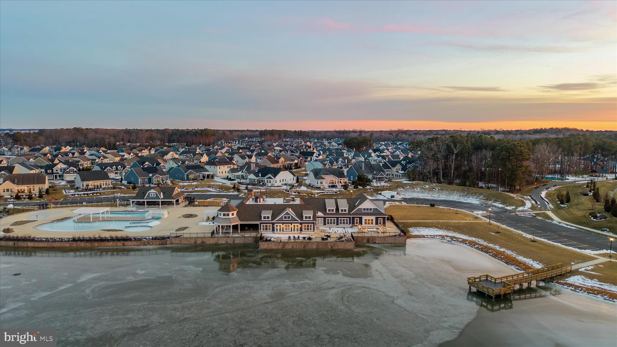 PENINSULA LAKES - Residential