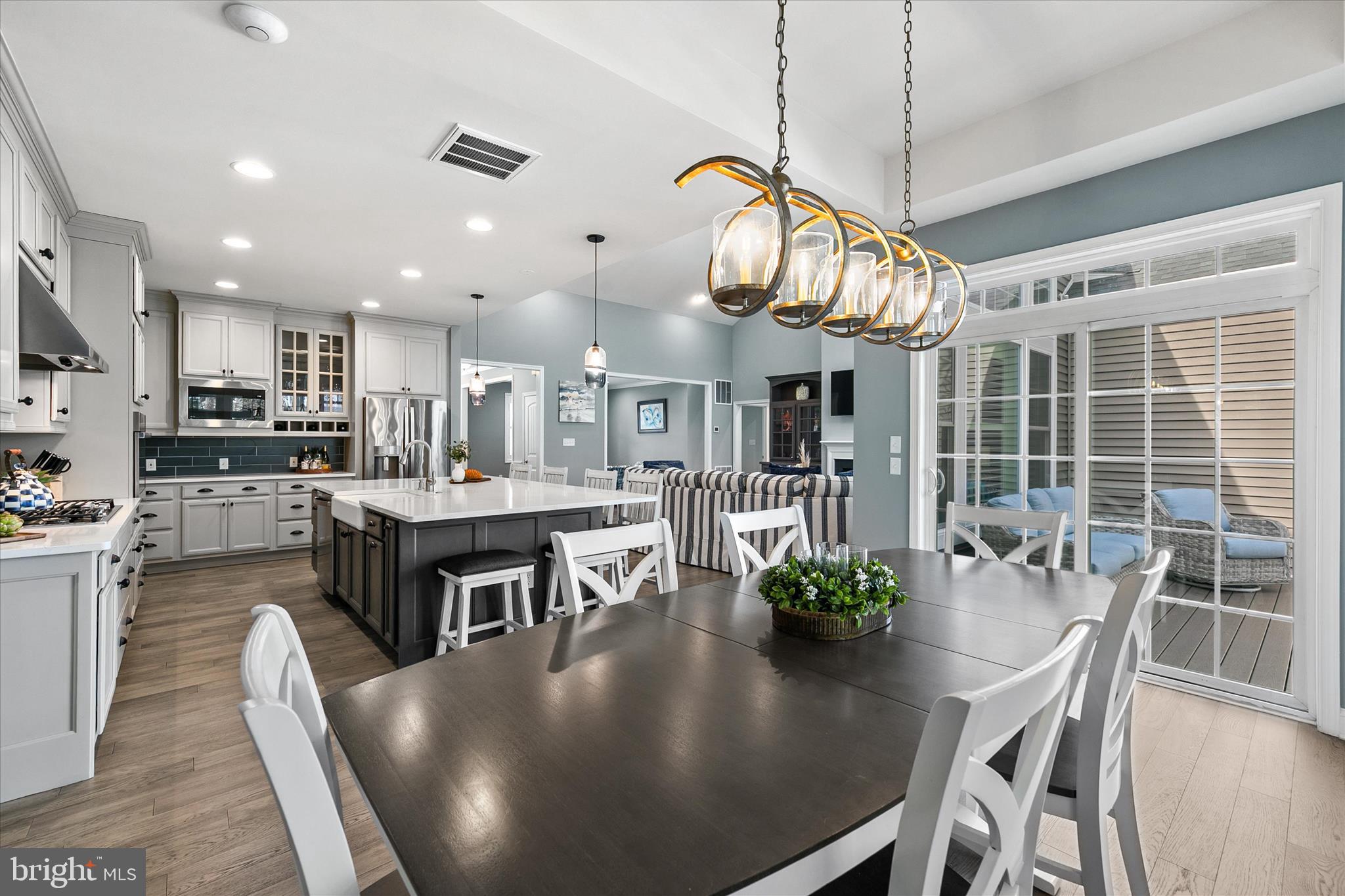 PENINSULA LAKES - Residential