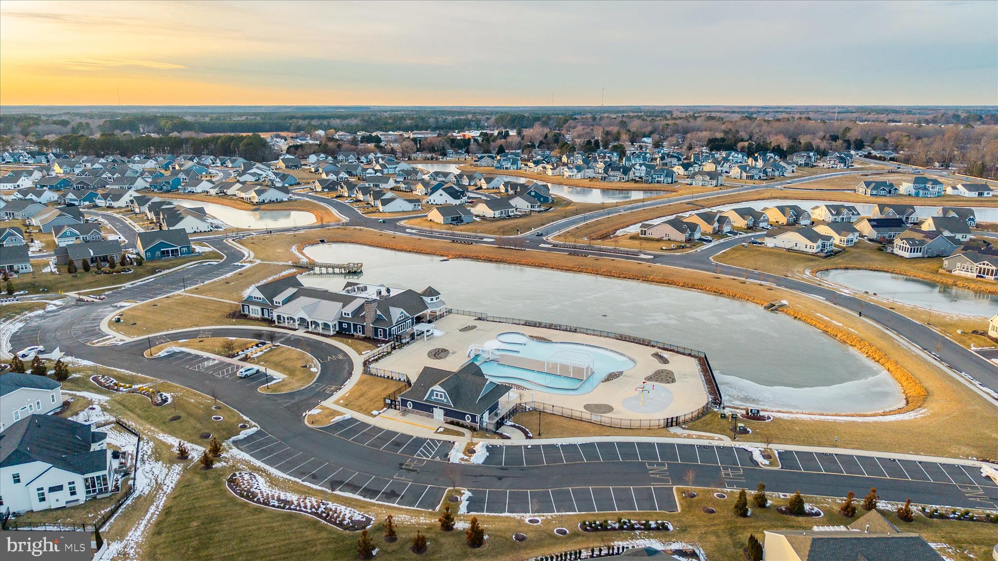 PENINSULA LAKES - Residential