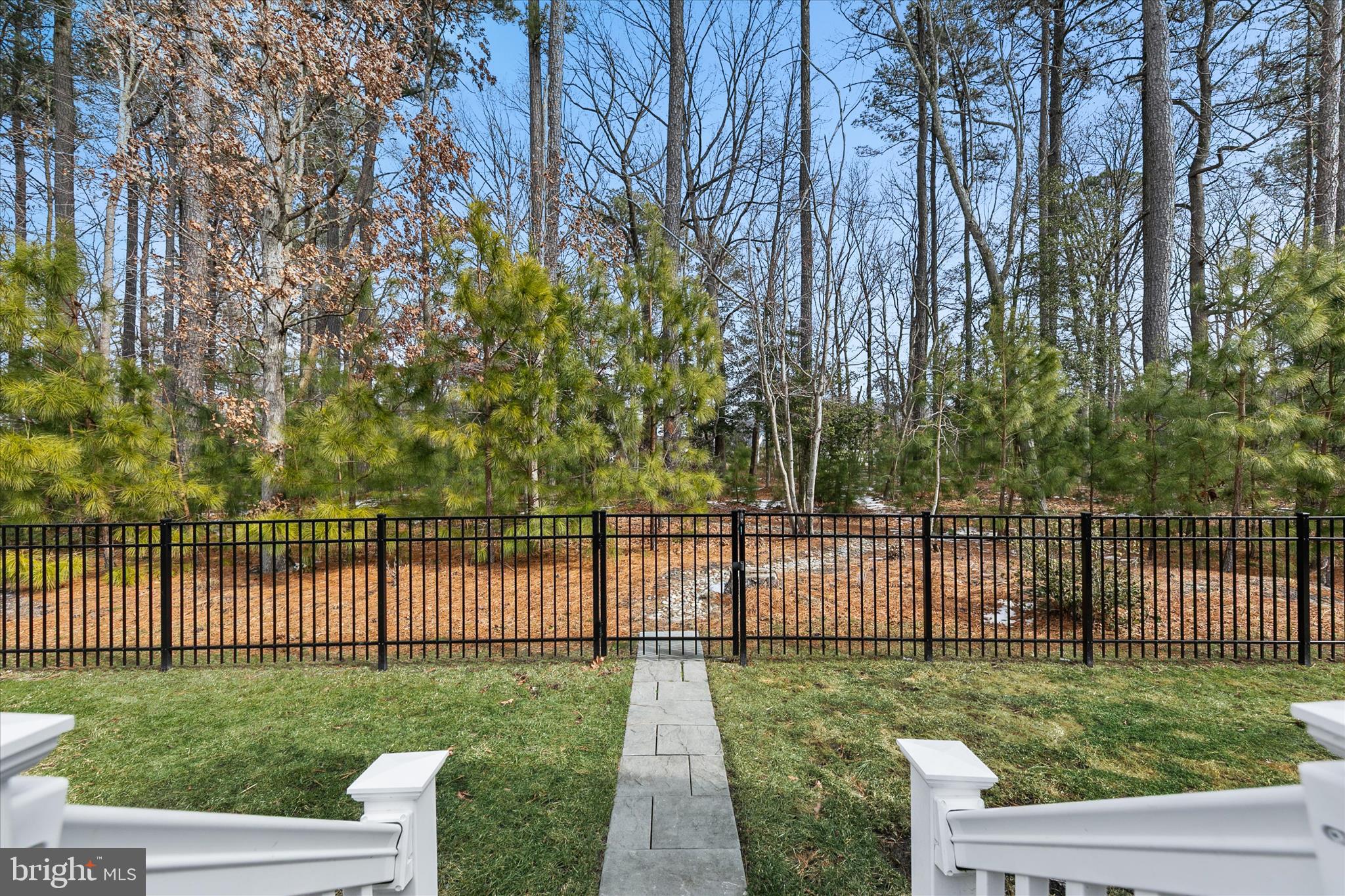 PENINSULA LAKES - Residential