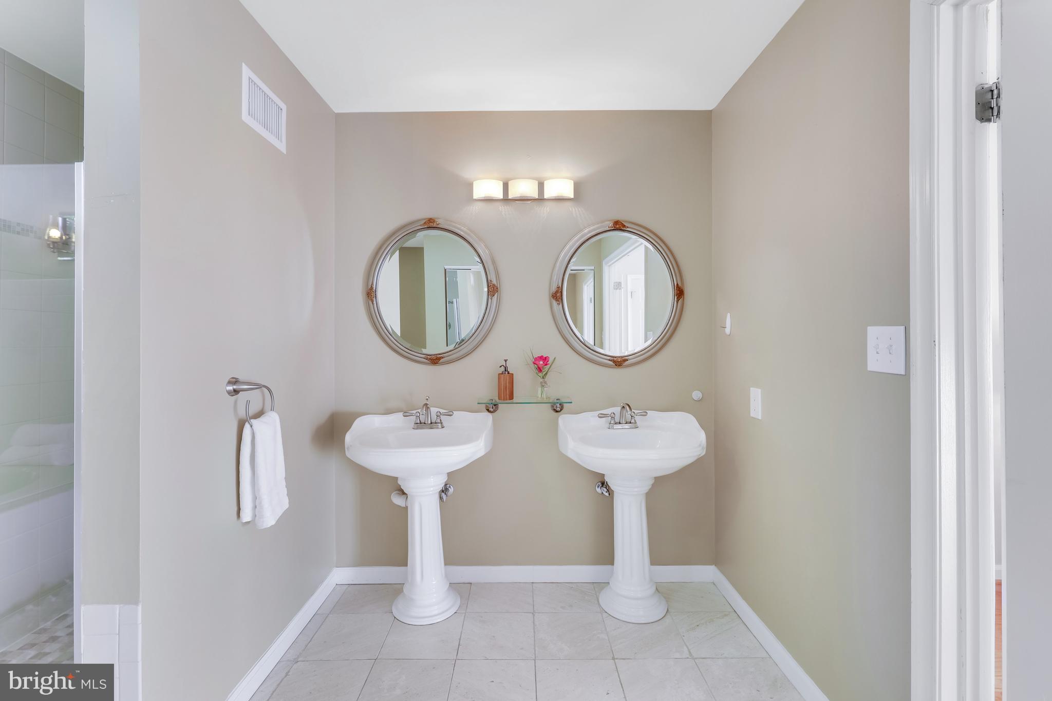 HARBOR POINT - Residential