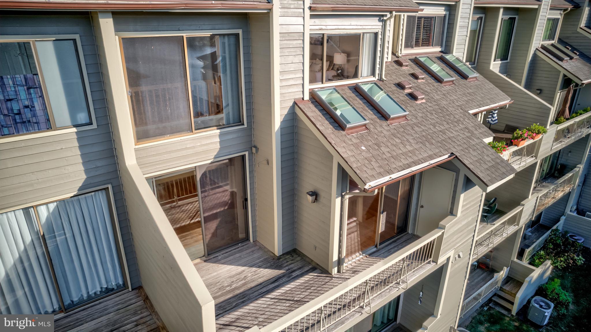 HARBOR POINT - Residential