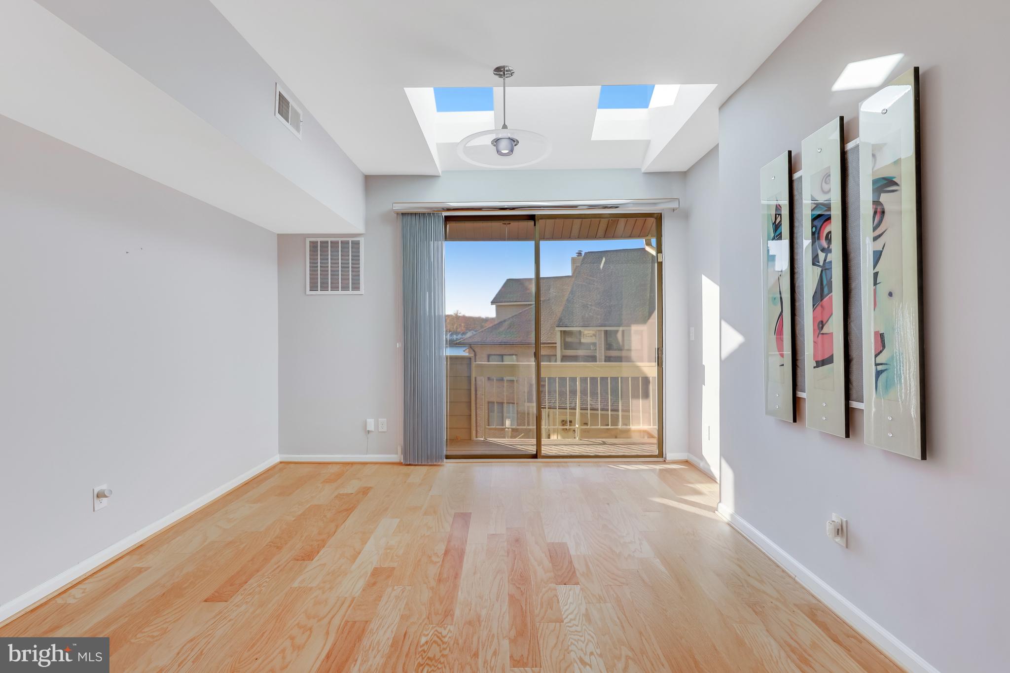 HARBOR POINT - Residential