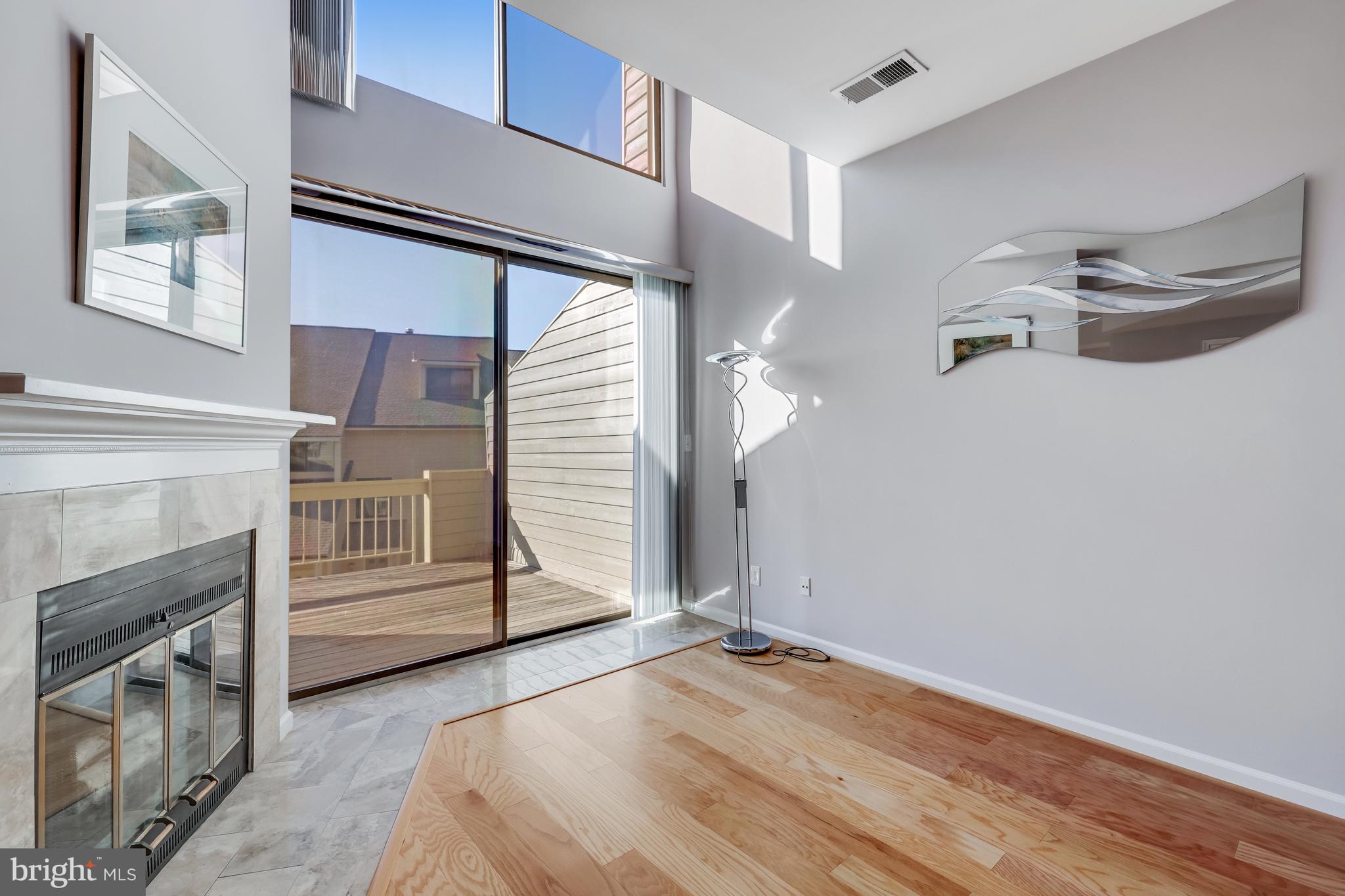 HARBOR POINT - Residential