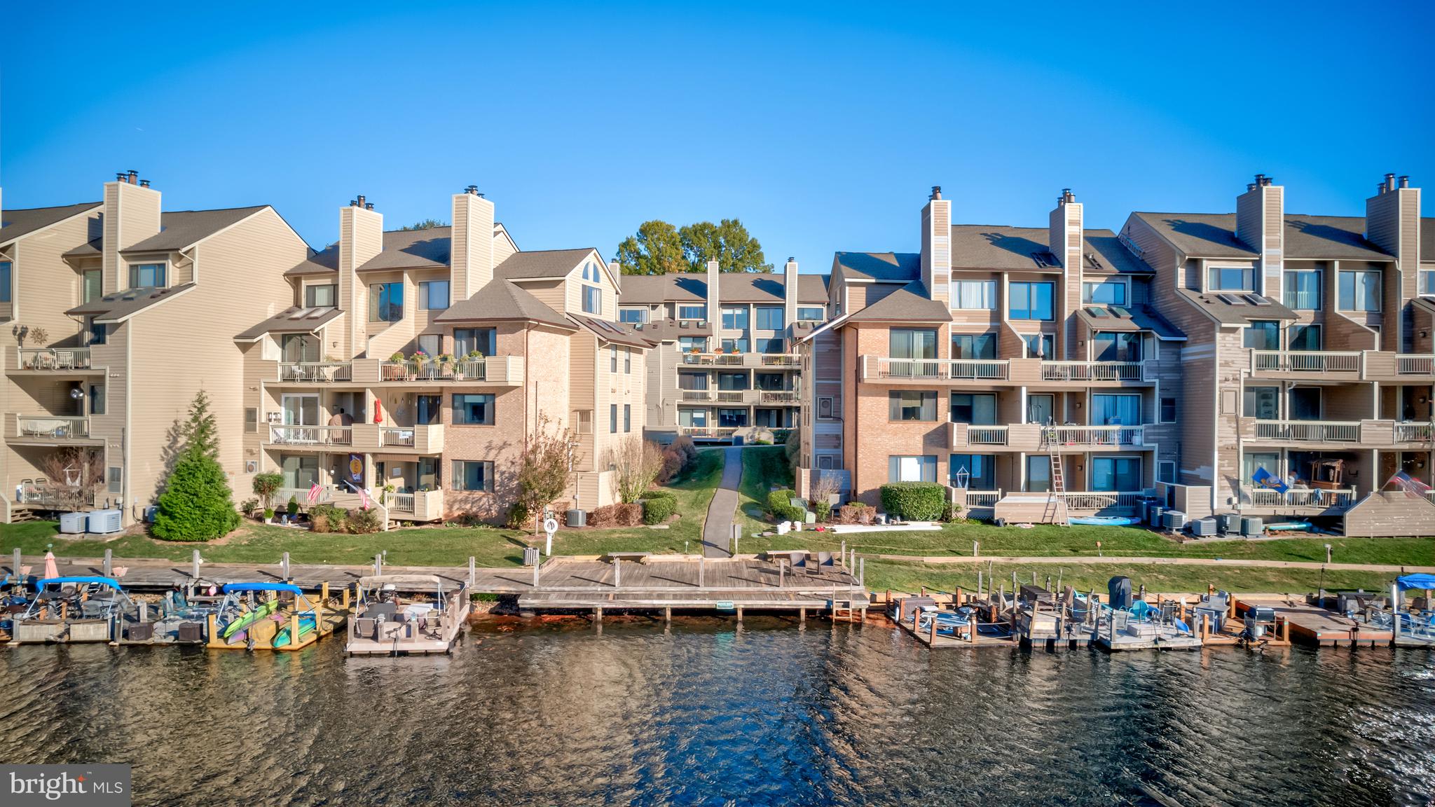 HARBOR POINT - Residential