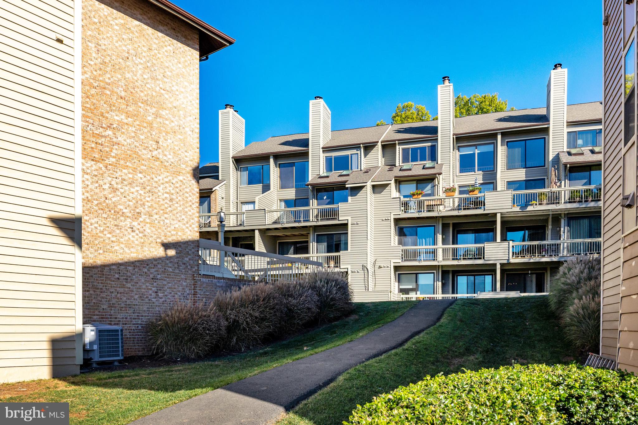 HARBOR POINT - Residential