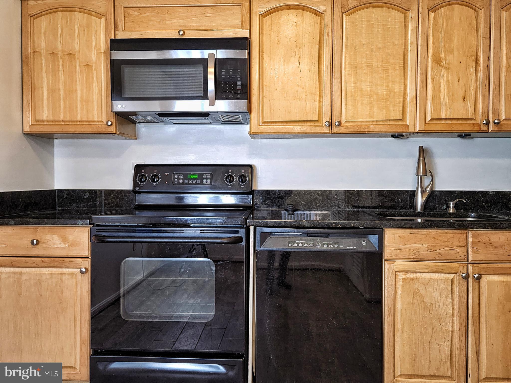 TERRACE TOWNHOUSES OF ANNANDALE - Residential