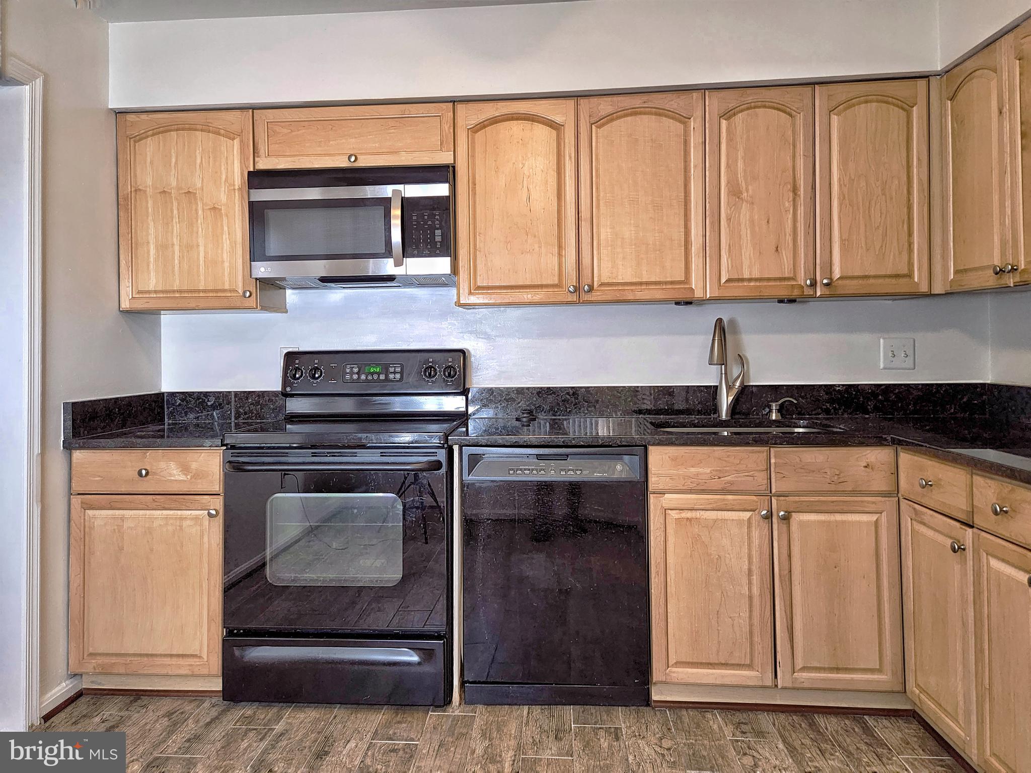 TERRACE TOWNHOUSES OF ANNANDALE - Residential