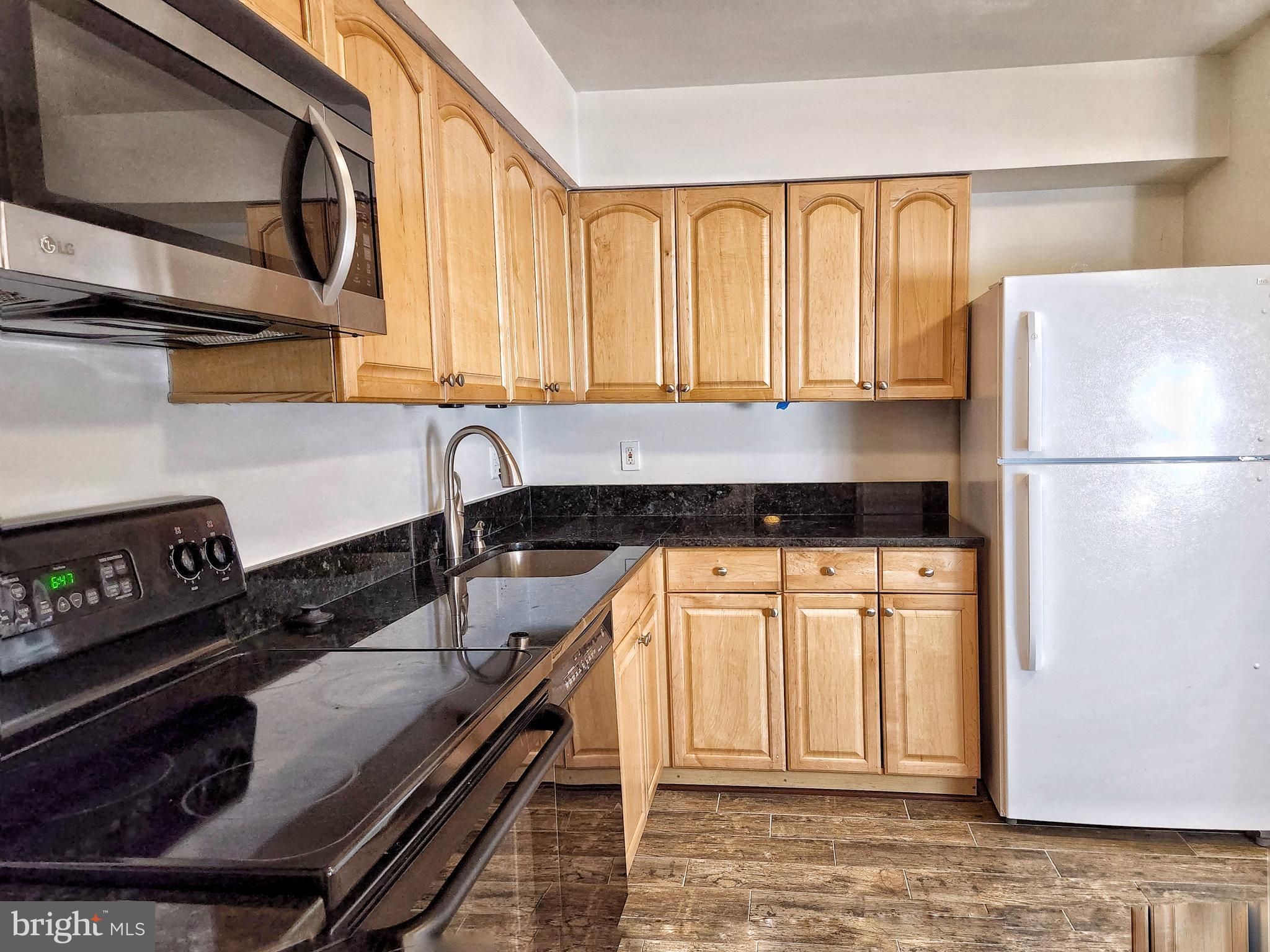 TERRACE TOWNHOUSES OF ANNANDALE - Residential