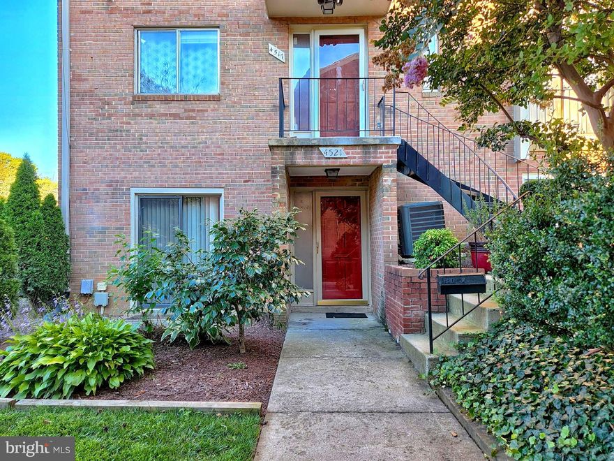 ** Beautiful Updated Condo.  No Step to Home. ** End Unit. ** Wood Floors Throughout. ** Washer & Dryer in the unit. ** New Paint. ** Large Primary Bedroom with Bonus Room for Office and/or Bedroom. **  Ceiling Fans. ** Great Kitchen with Granite Counter-Tops and Breakfast Area. **  Lots of Storage Space. ** Updated Baths.  ** Heart of Annandale. ** Easy to access to I-395 and I-495.