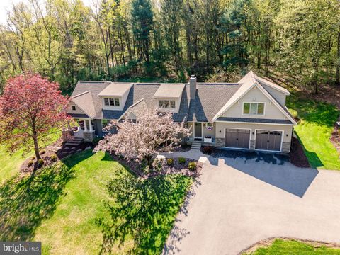 Homes For Sale - 5826 Glen Road<br/> COOPERSBURG, PA 18036