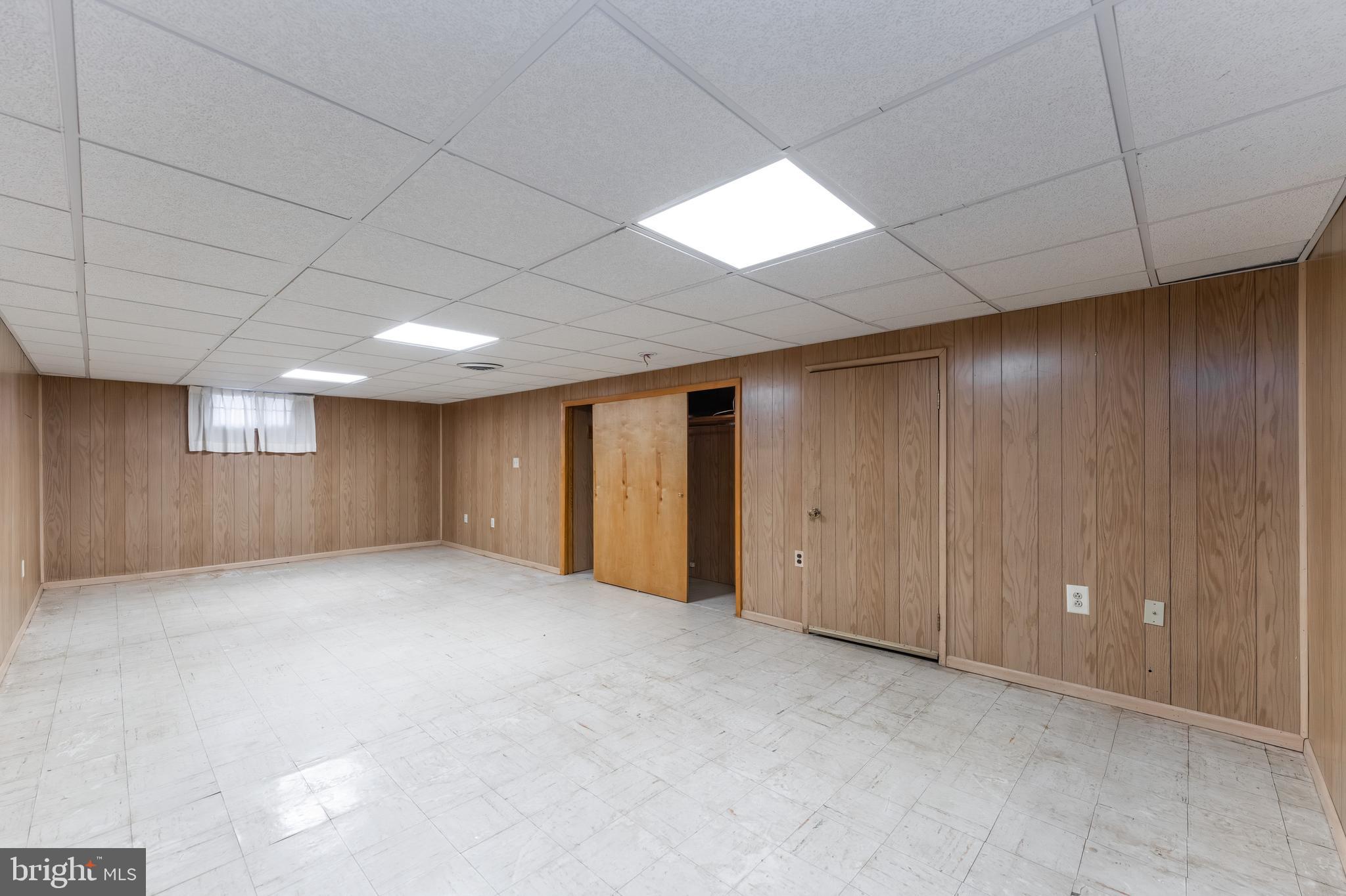 WINDSOR MILL - Residential