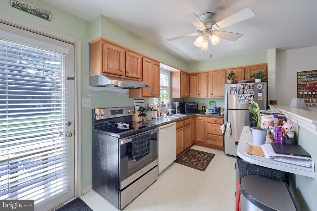 Photo of 306 Bracken Drive, LANCASTER, PA 17601 (MLS # PALA2076364)