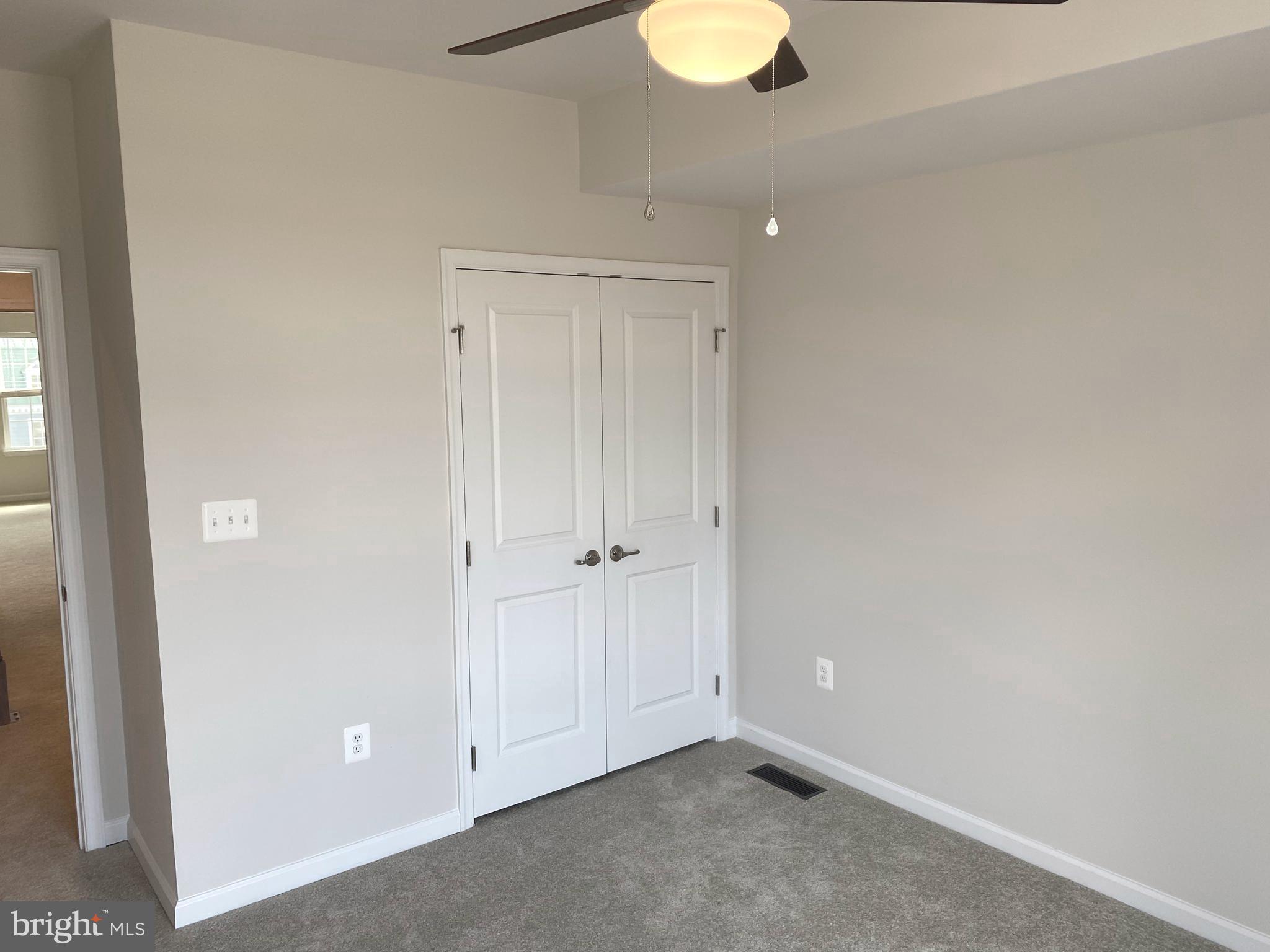 INDEPENDENCE SQUARE - Residential Lease