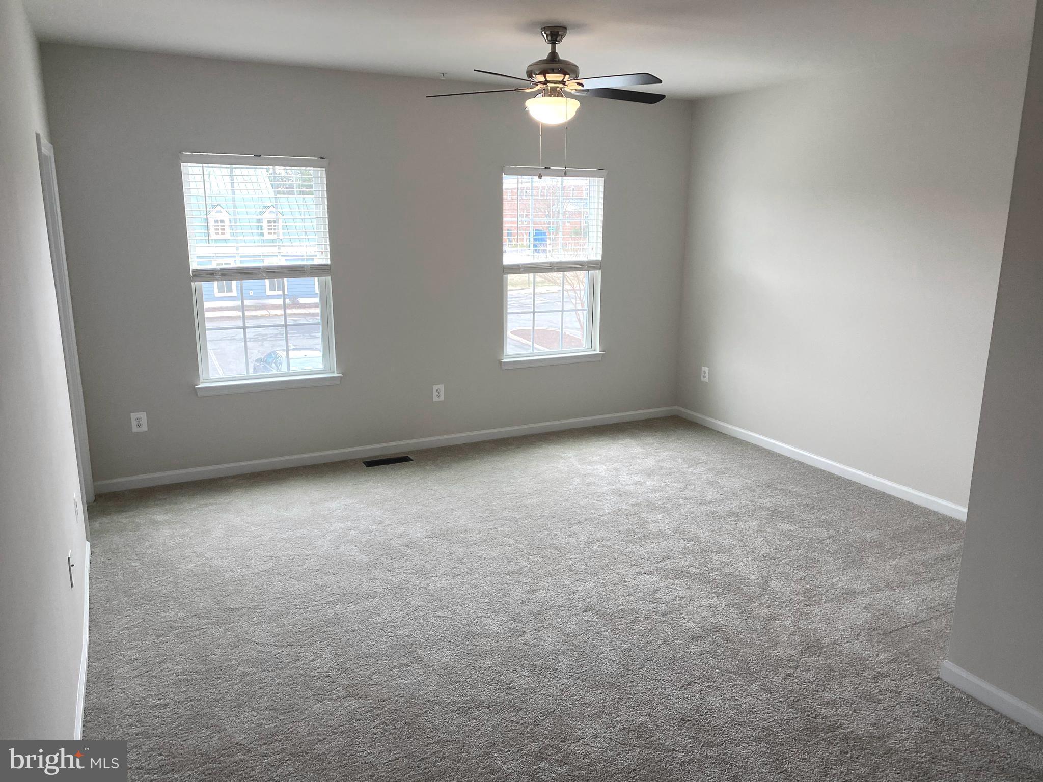 INDEPENDENCE SQUARE - Residential Lease