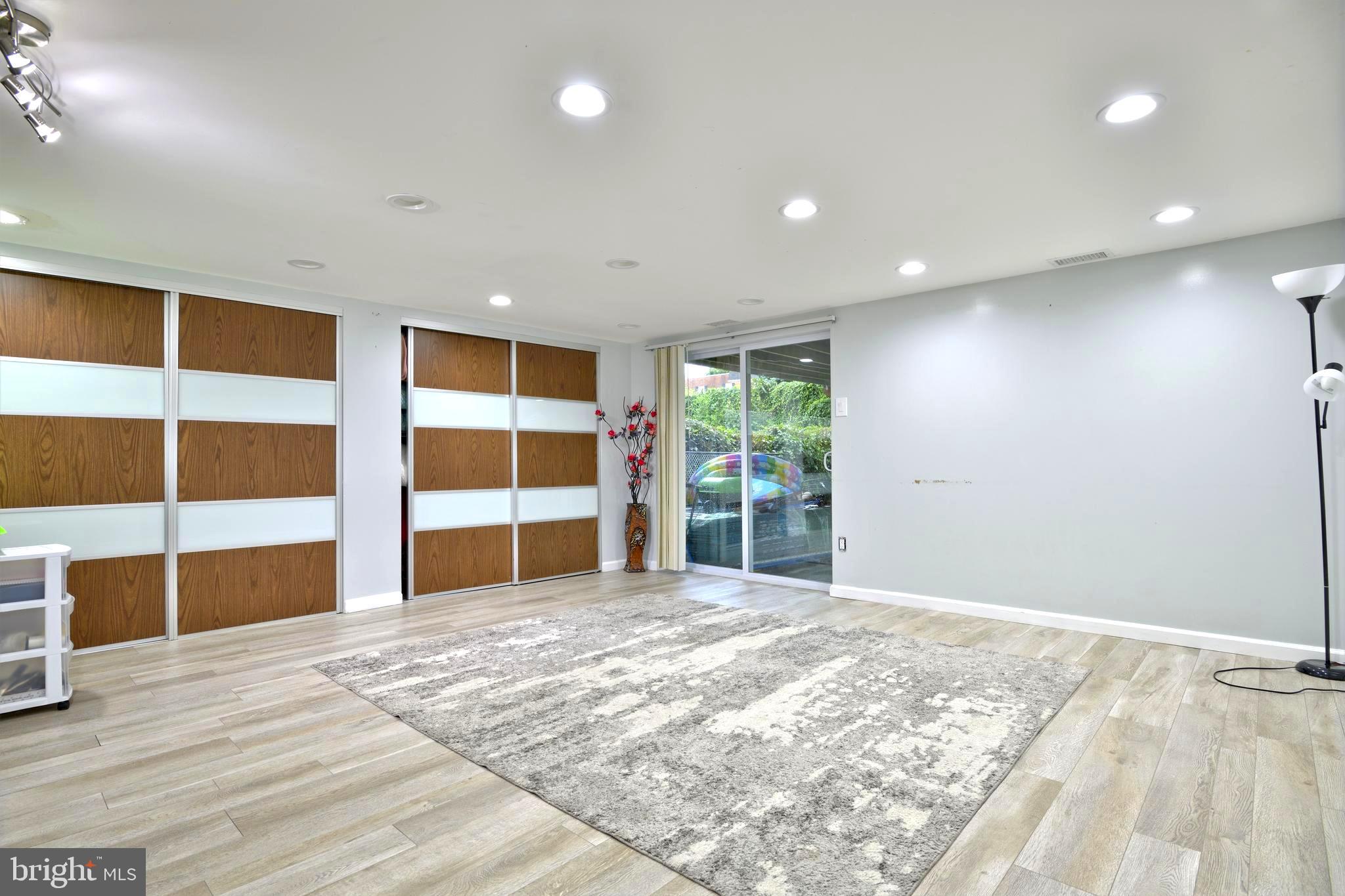 SOMERTON - Residential