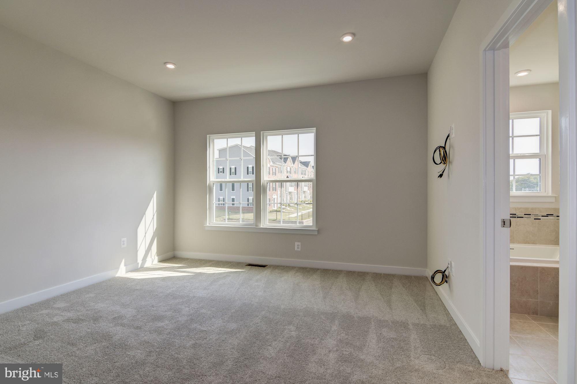 LARGO CRESCENT - Residential