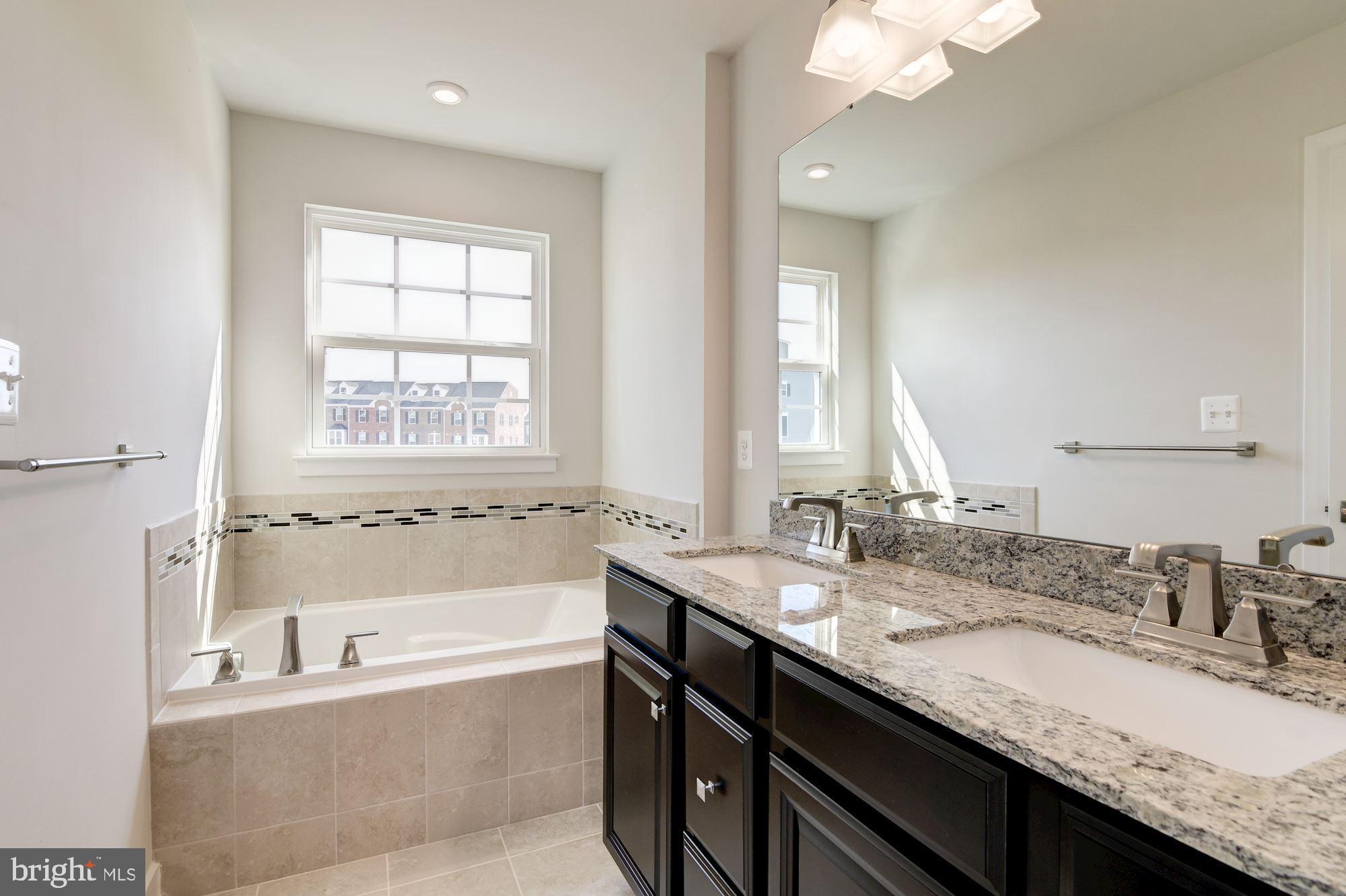 LARGO CRESCENT - Residential