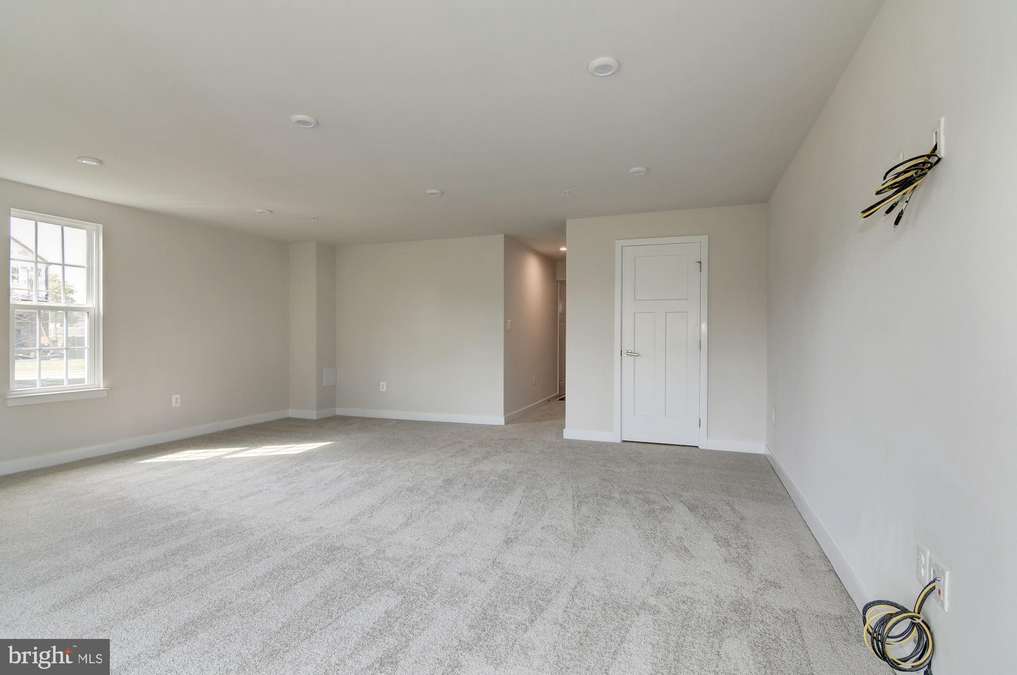 LARGO CRESCENT - Residential