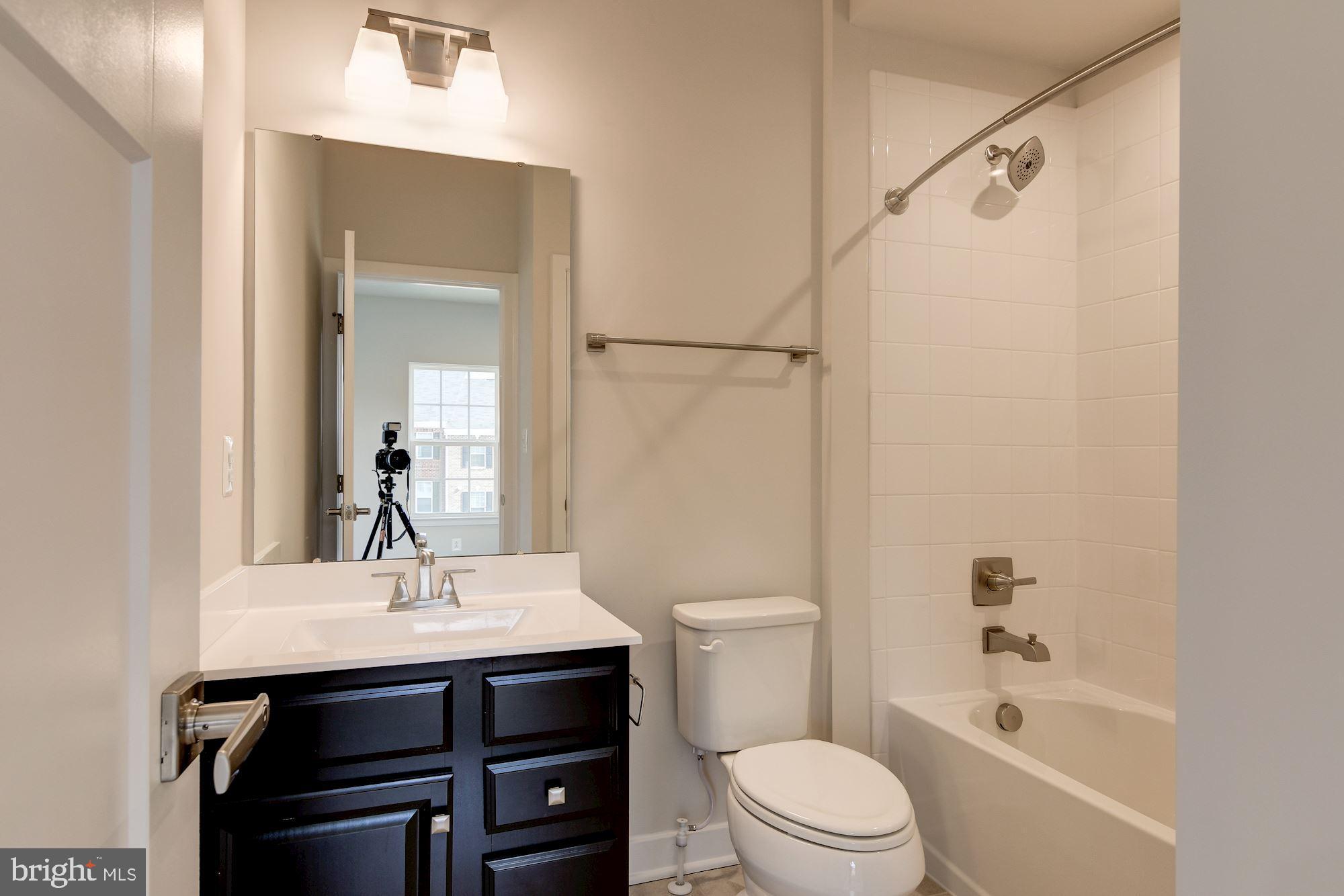 LARGO CRESCENT - Residential