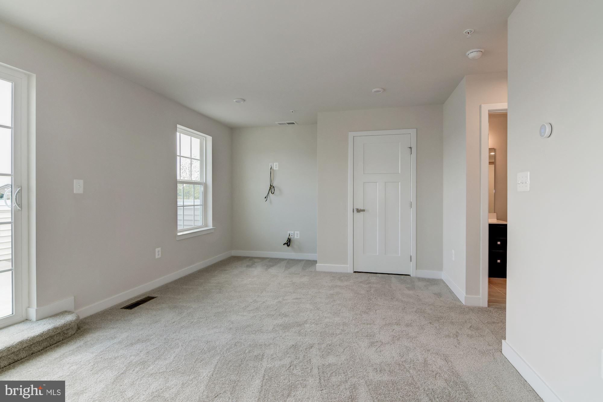 LARGO CRESCENT - Residential