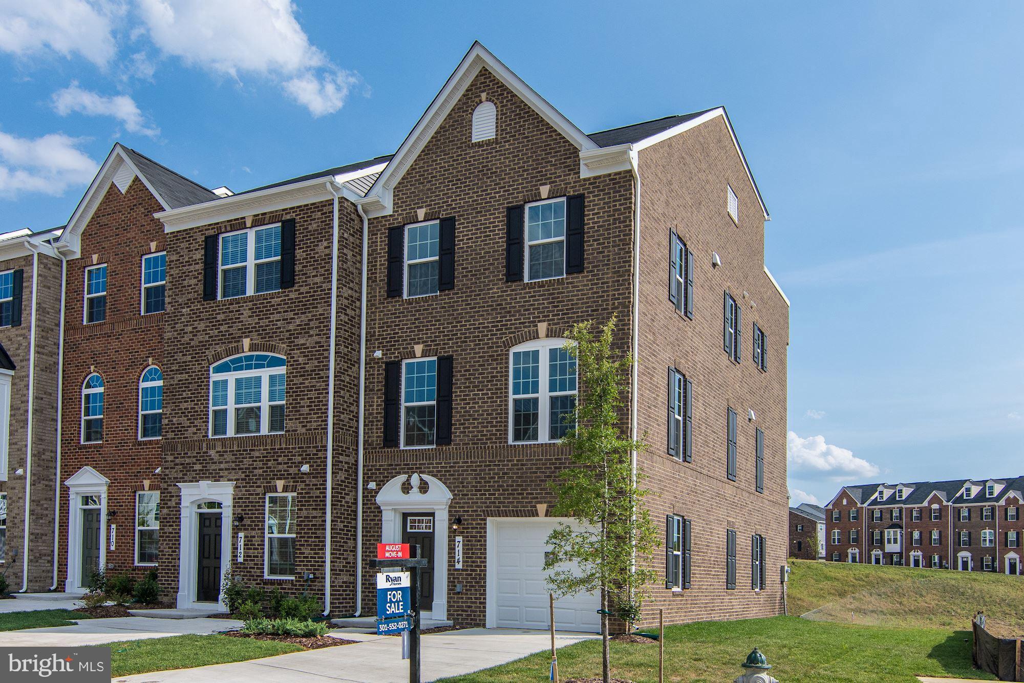 LARGO CRESCENT - Residential