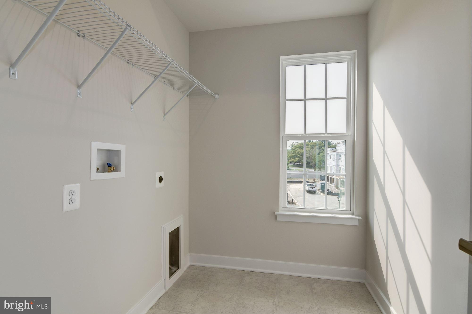 LARGO CRESCENT - Residential