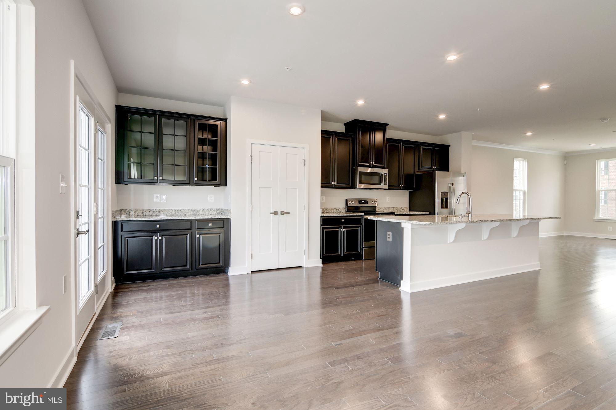 LARGO CRESCENT - Residential