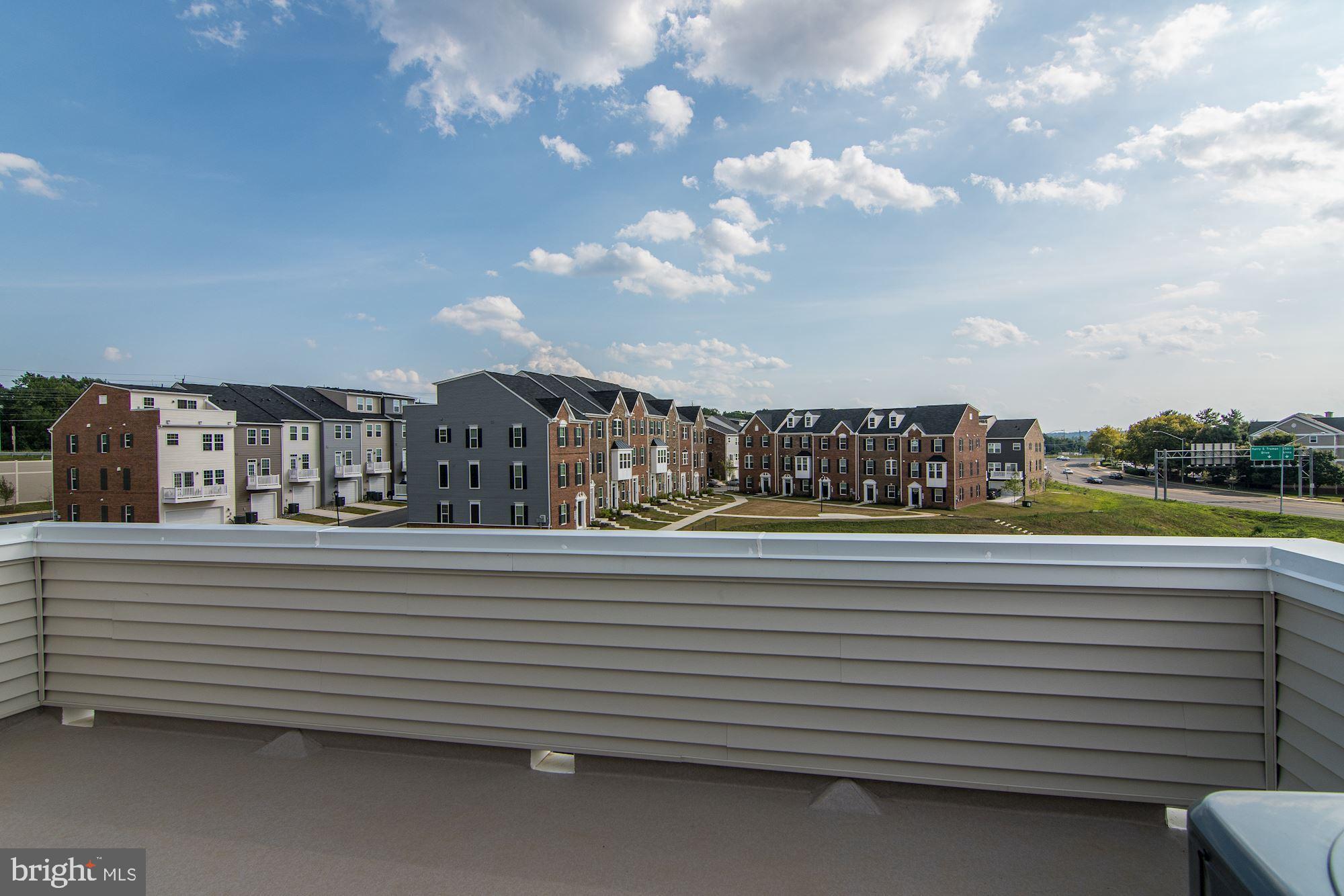 LARGO CRESCENT - Residential