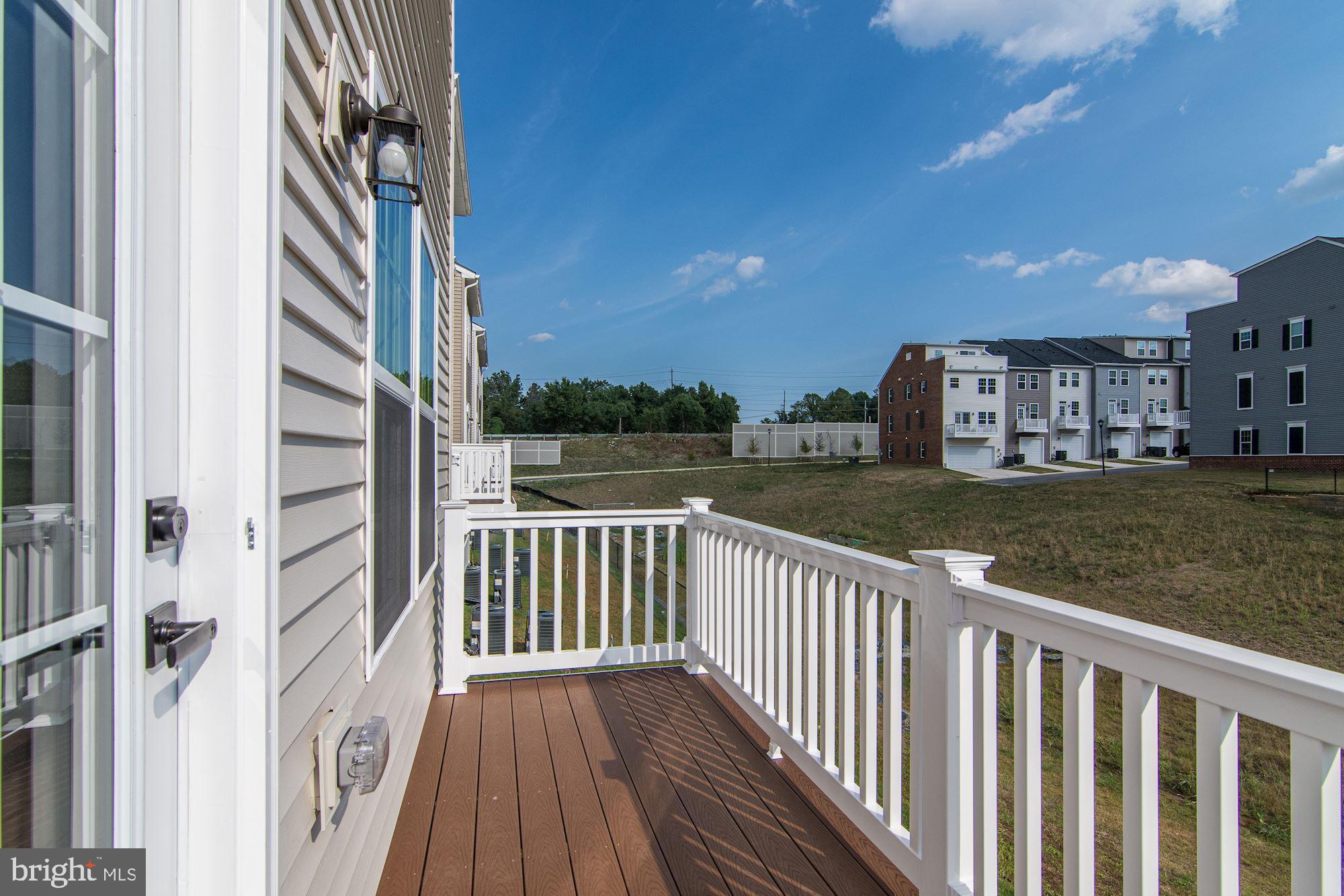 LARGO CRESCENT - Residential