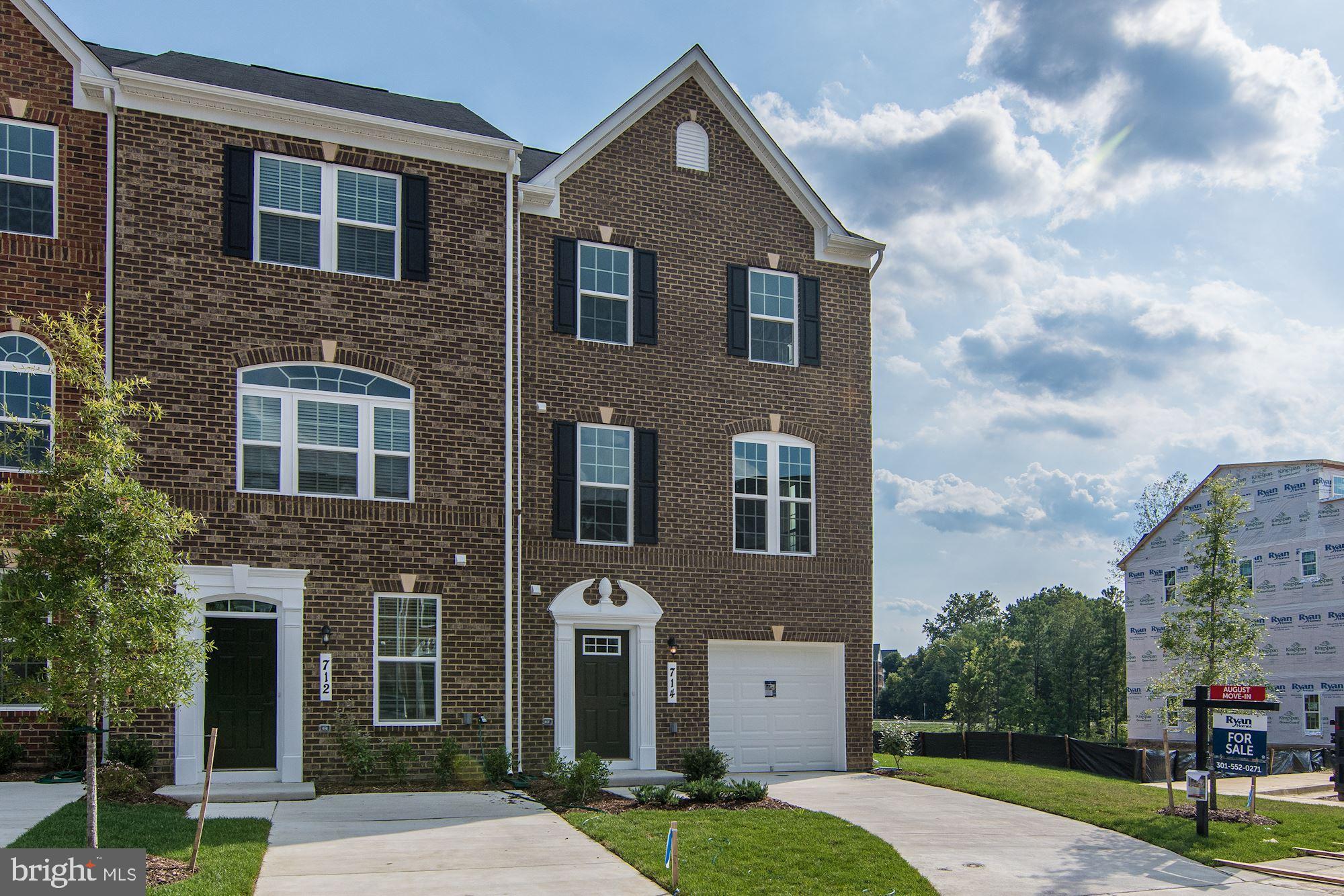 LARGO CRESCENT - Residential