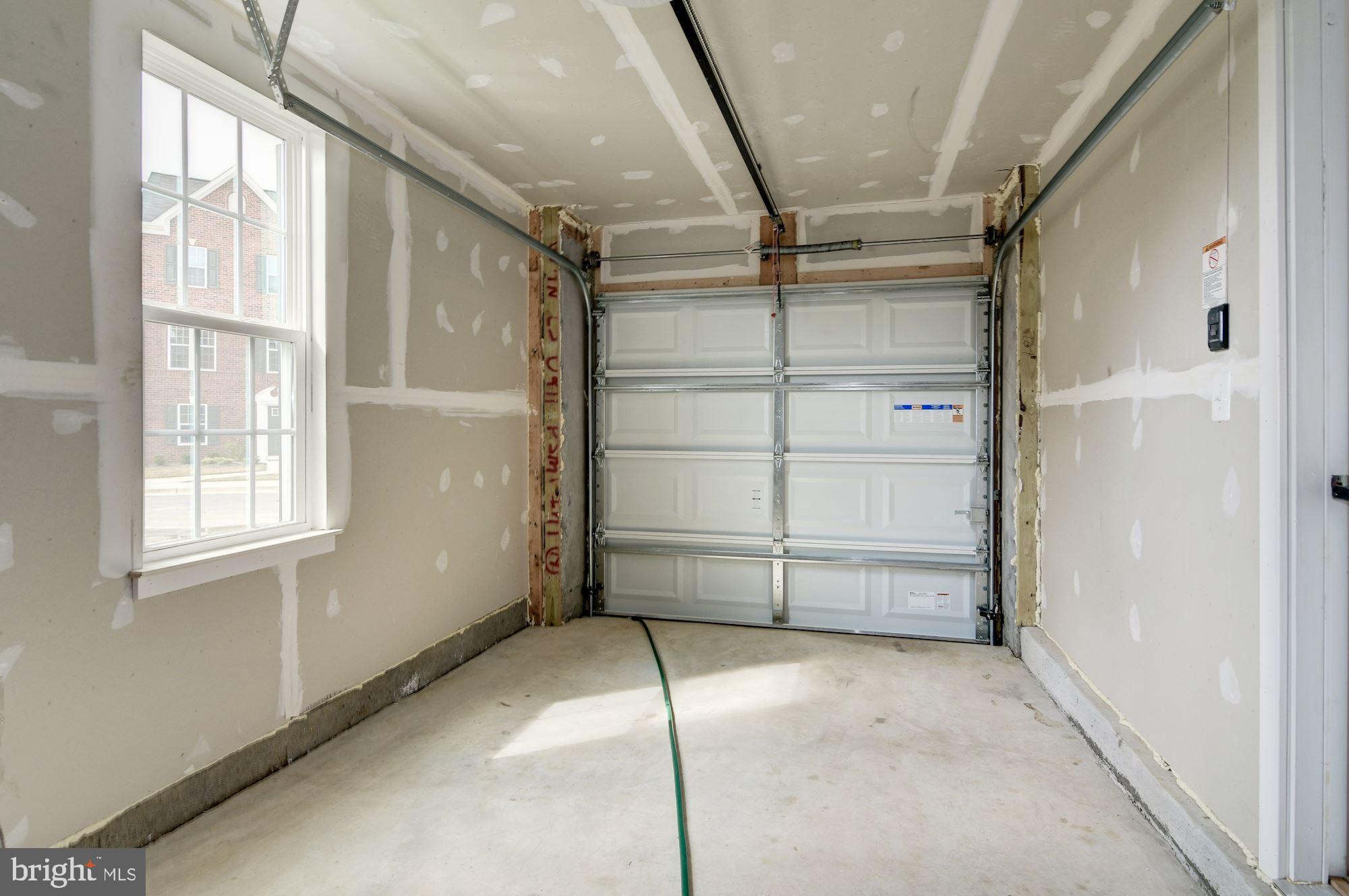 LARGO CRESCENT - Residential