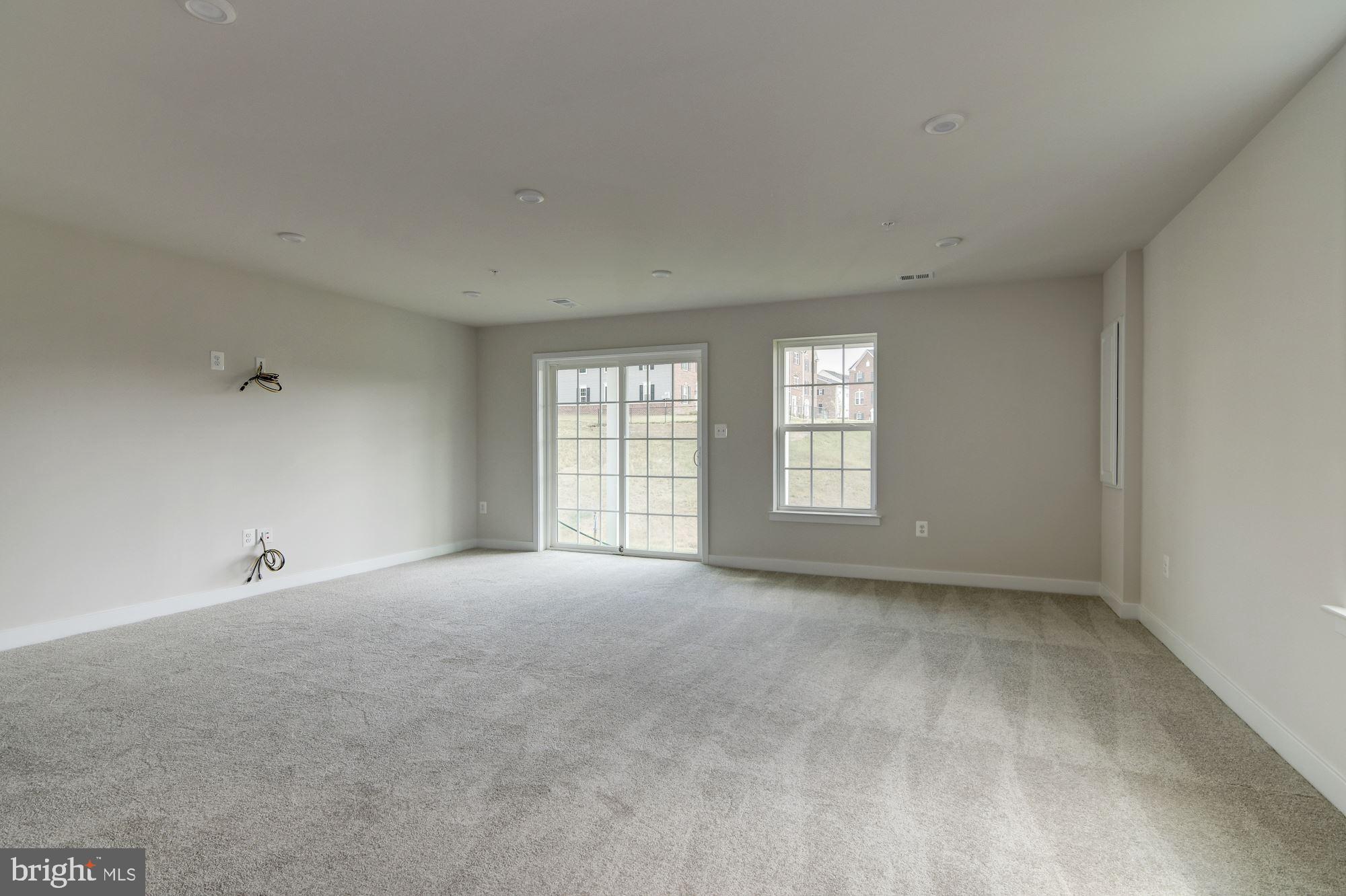 LARGO CRESCENT - Residential