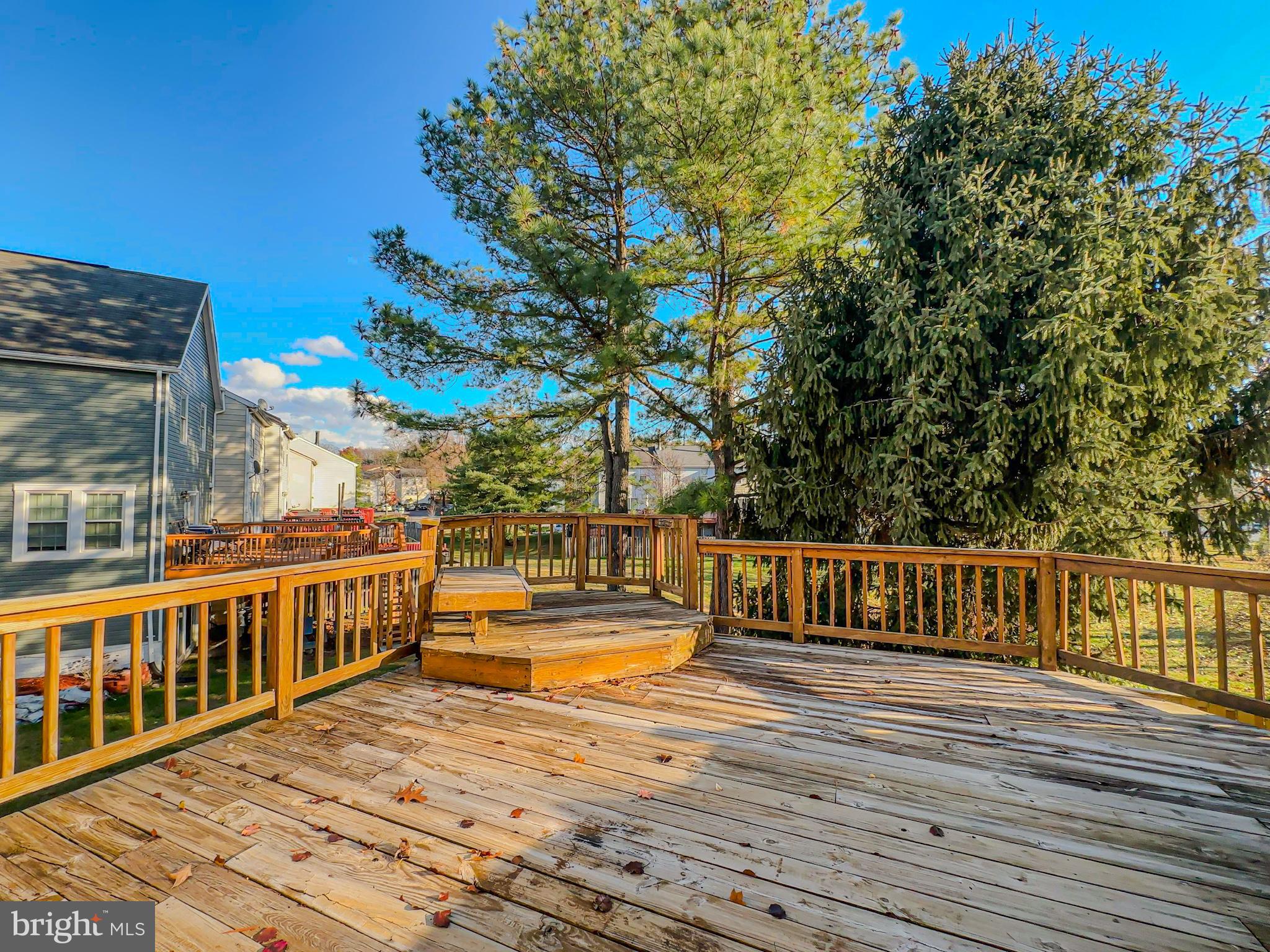 NEWPORT TOWNE - Residential