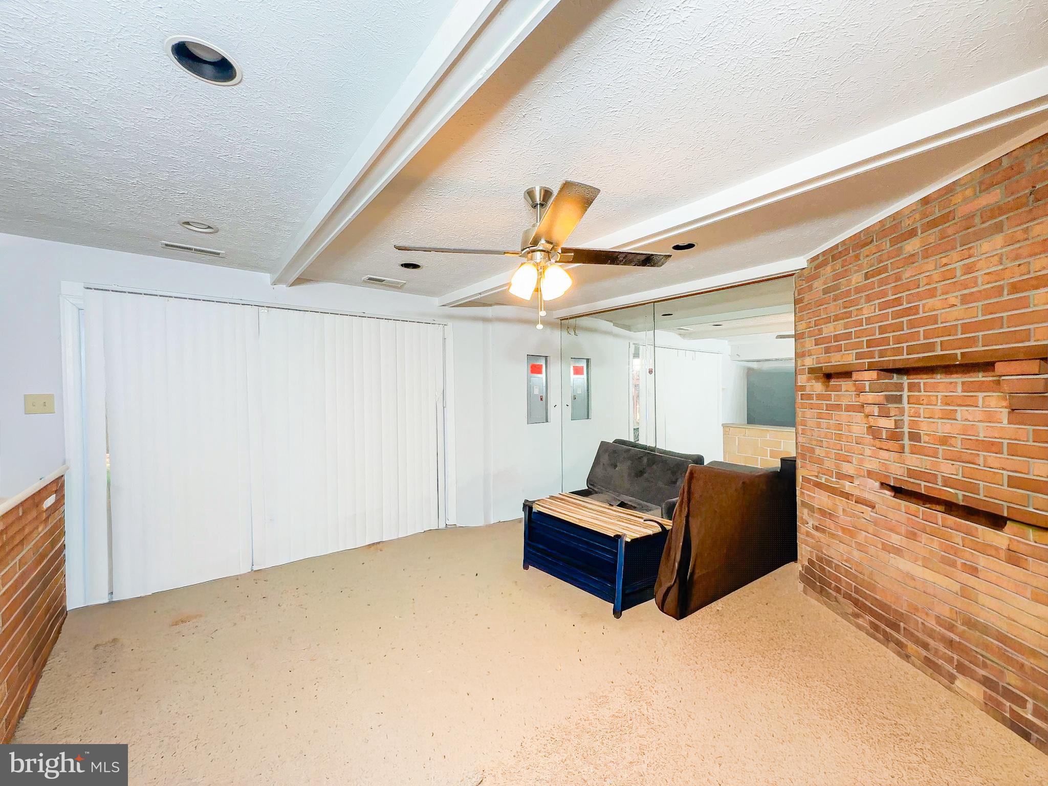 NEWPORT TOWNE - Residential