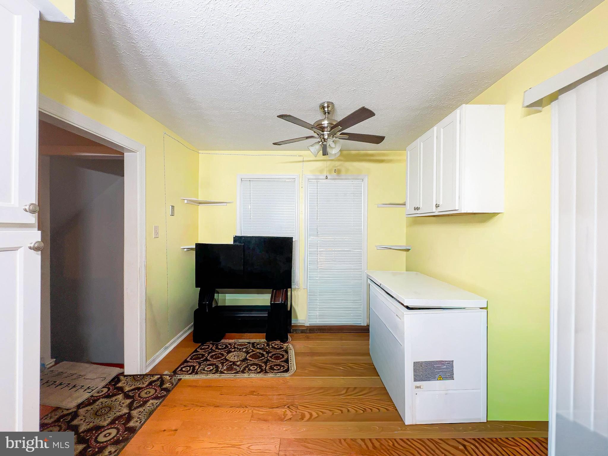 NEWPORT TOWNE - Residential