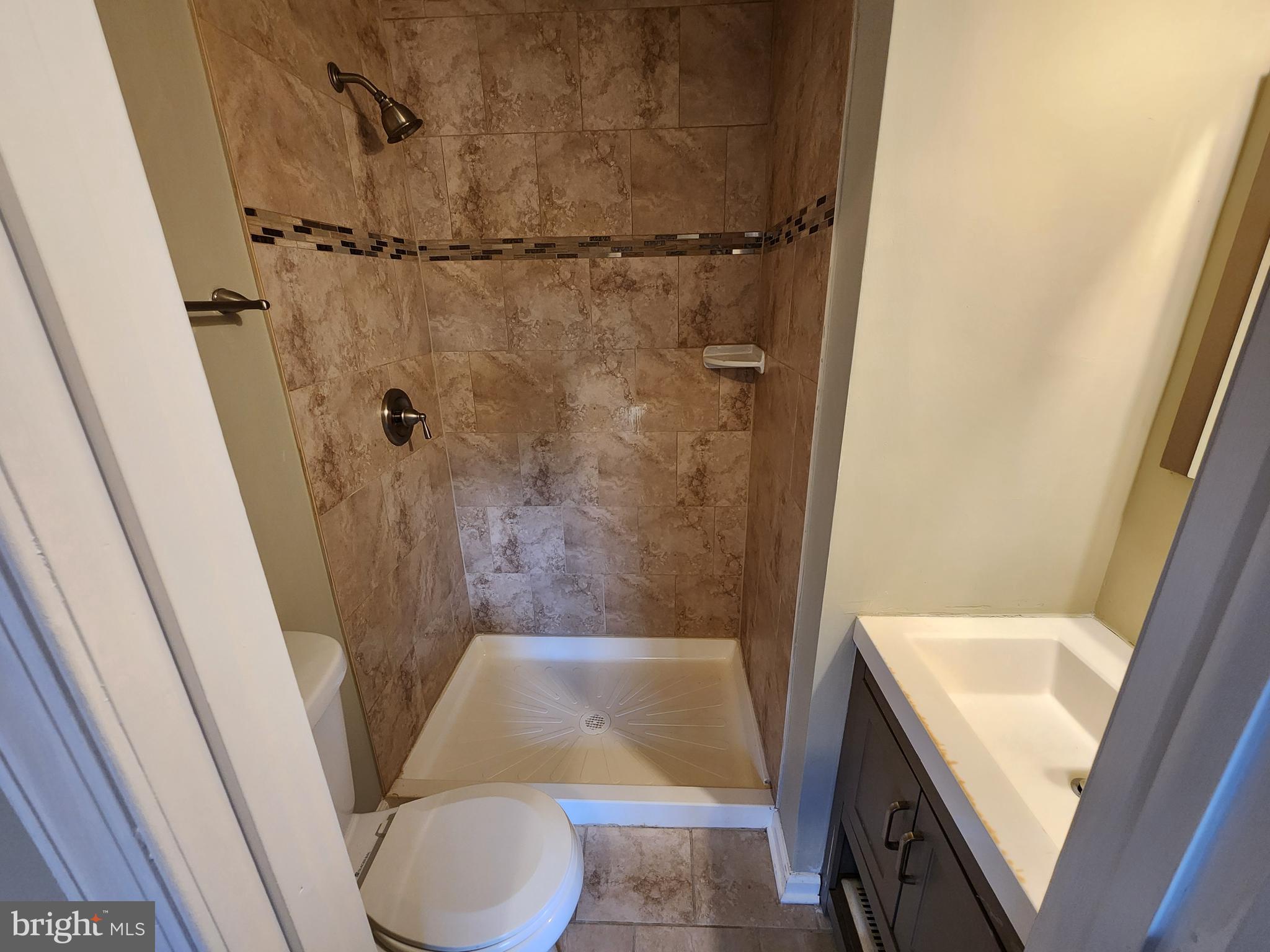 BELAIR-EDISON - Residential Lease