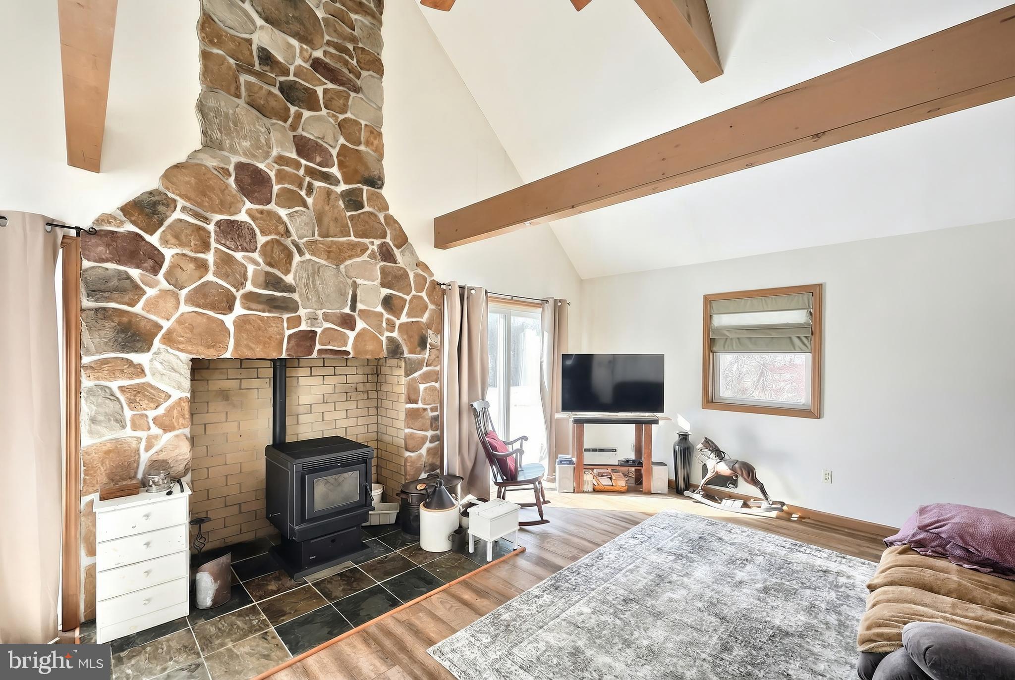 1198 TRINITY NORTH ROAD